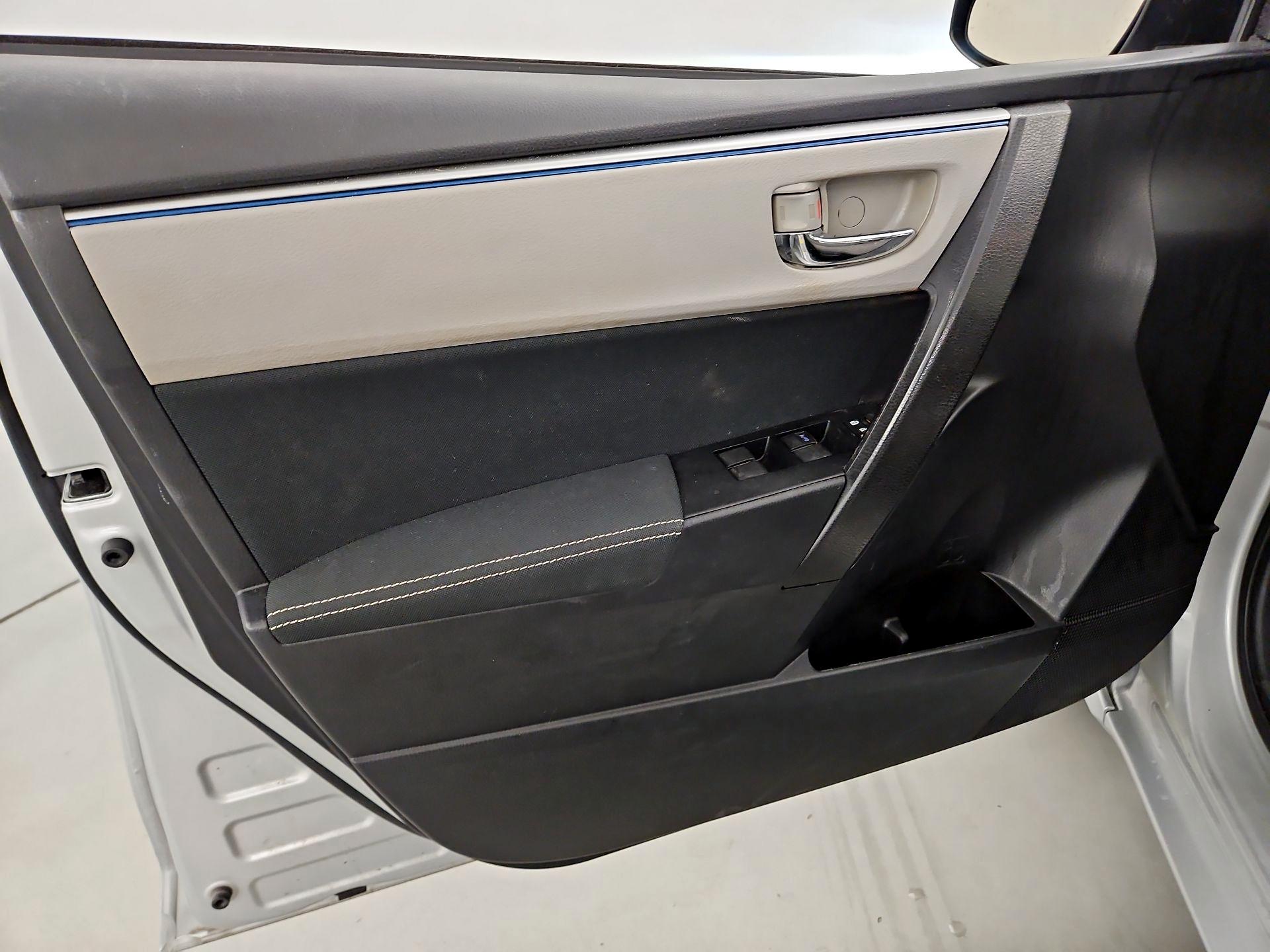 Thumbnail: 2016 Toyota Corolla - 12