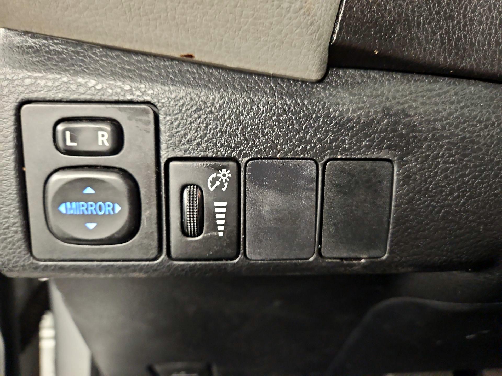 Thumbnail: 2016 Toyota Corolla - 13