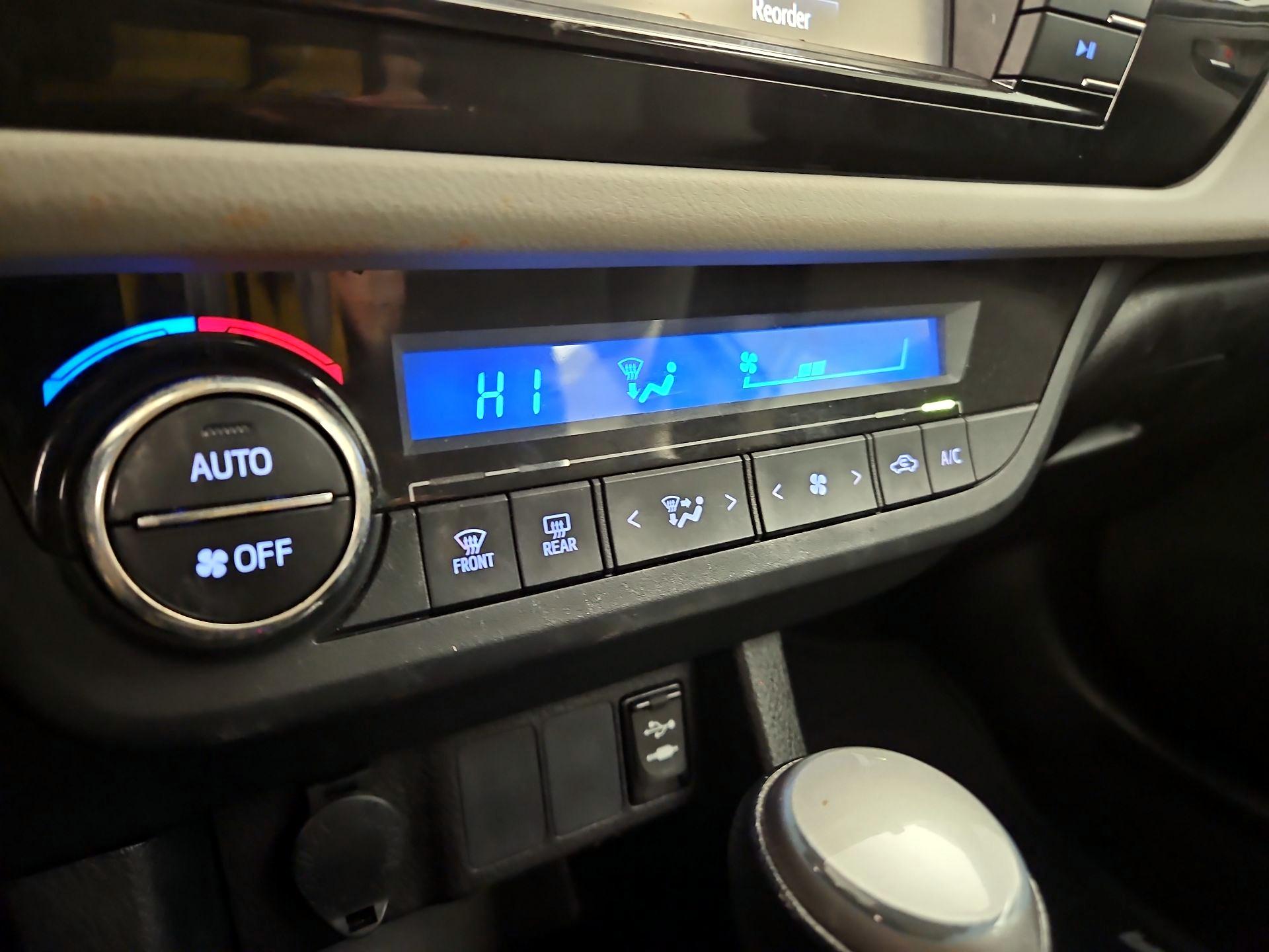 Thumbnail: 2016 Toyota Corolla - 16