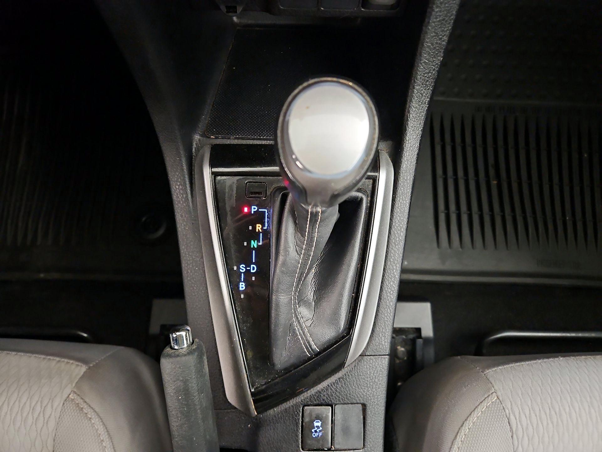 Thumbnail: 2016 Toyota Corolla - 17