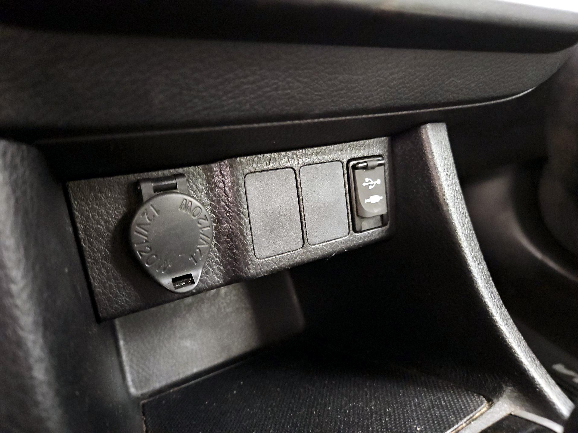 Thumbnail: 2016 Toyota Corolla - 18