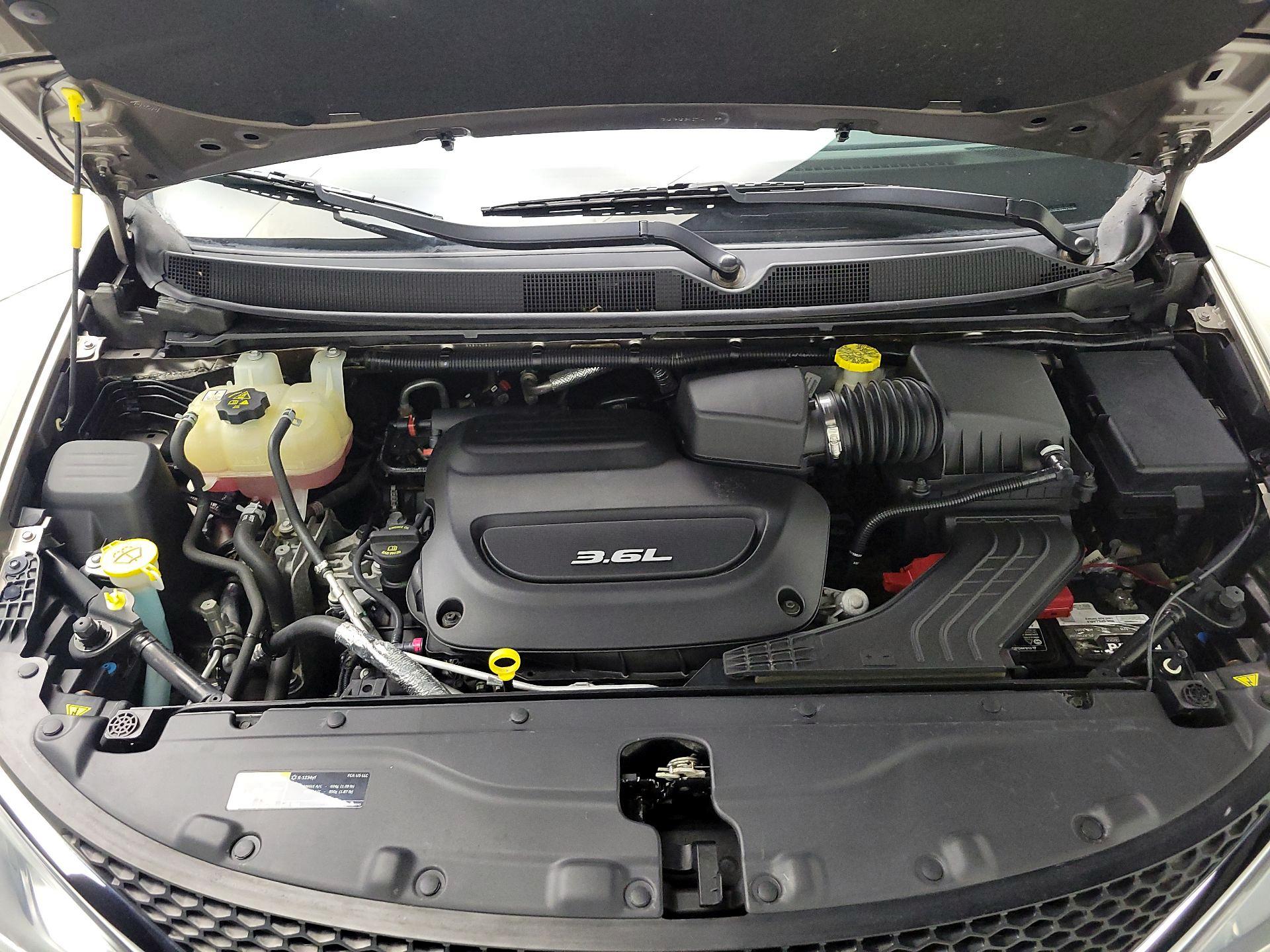 Thumbnail: 2018 Chrysler Pacifica - 17