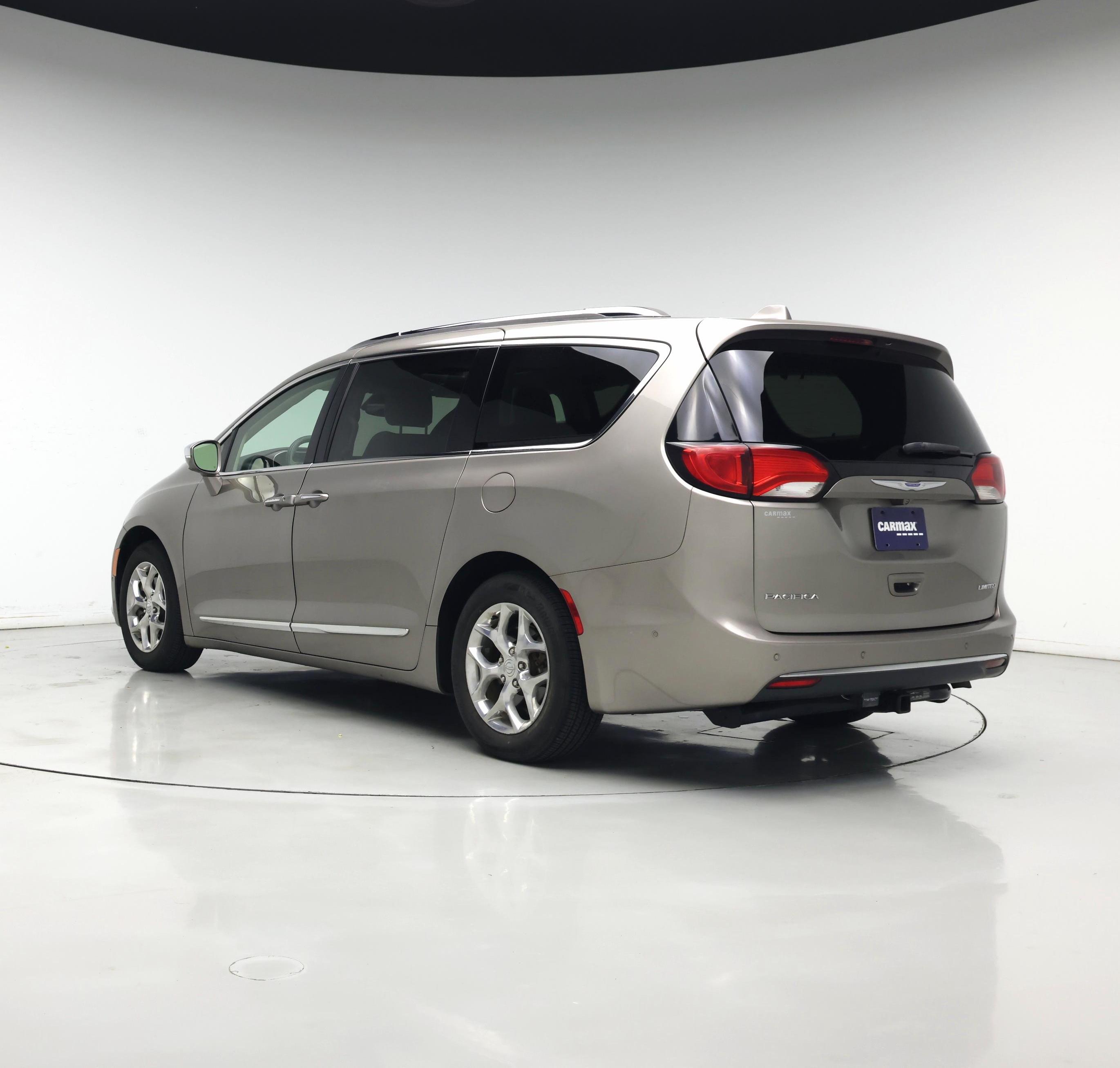 Thumbnail: 2018 Chrysler Pacifica - 2