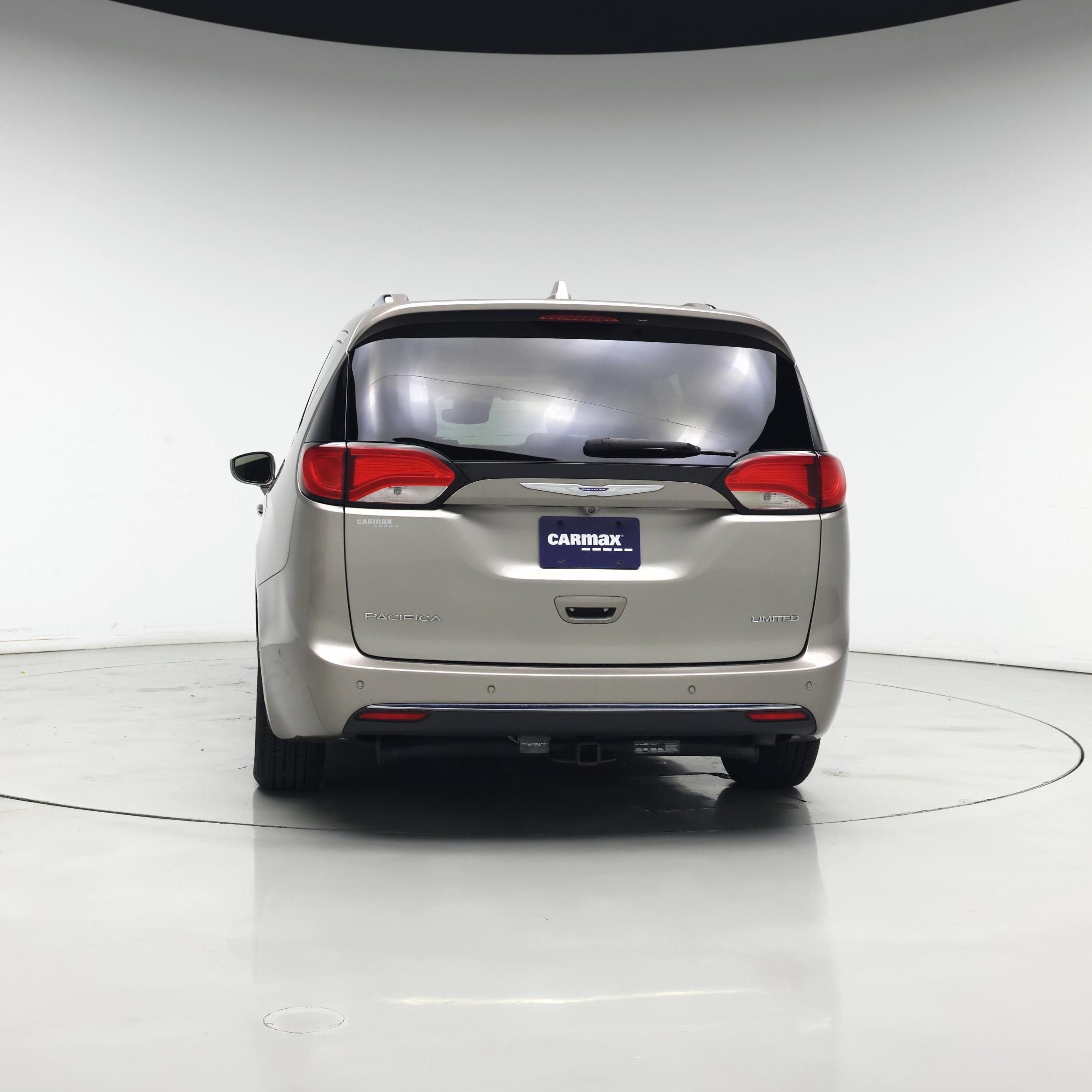 Thumbnail: 2018 Chrysler Pacifica - 6