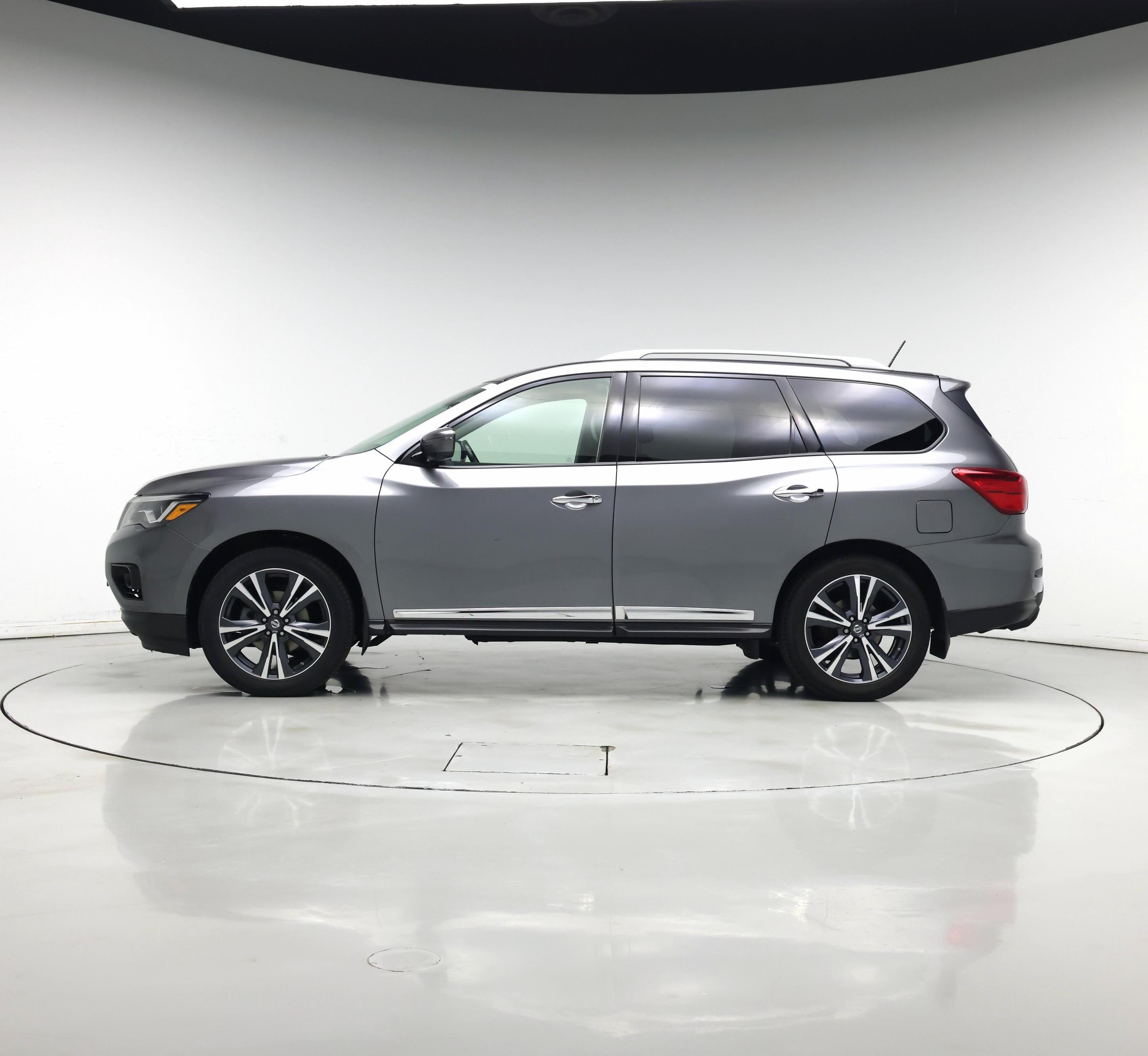 Thumbnail: 2018 Nissan Pathfinder - 3