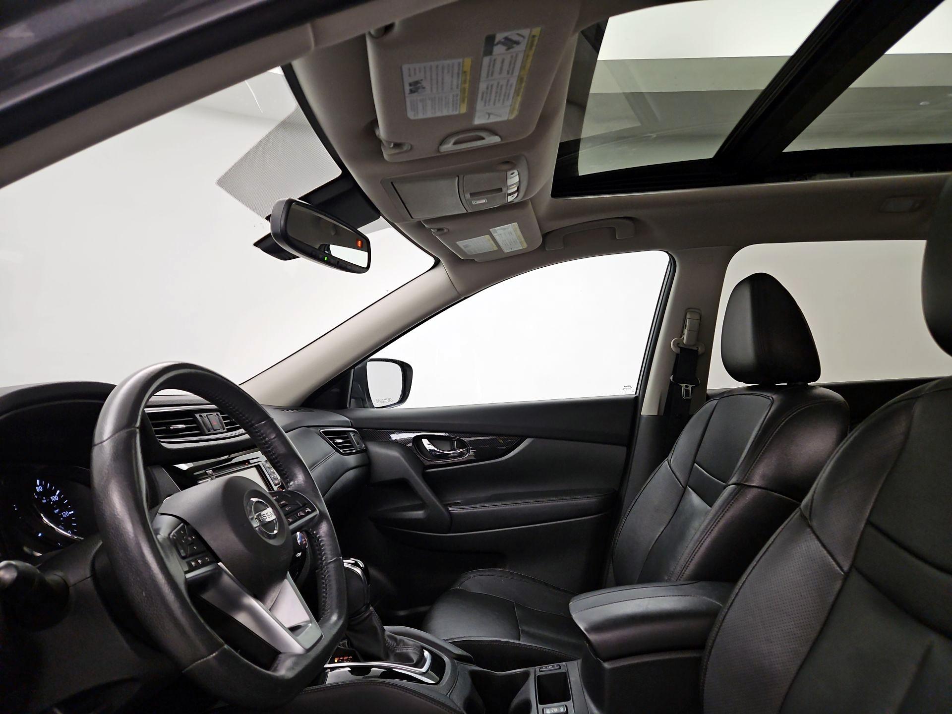 Thumbnail: 2017 Nissan Rogue - 20