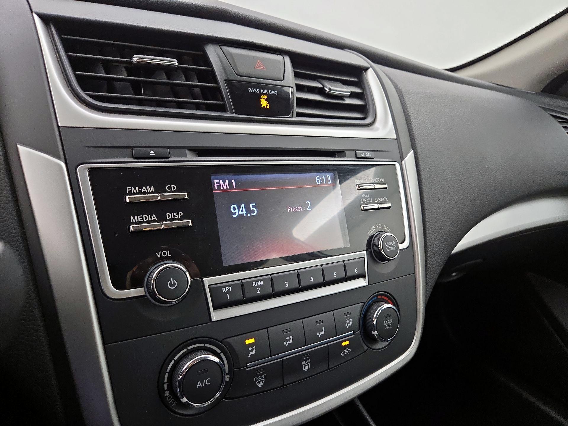 Thumbnail: 2017 Nissan Altima - 15