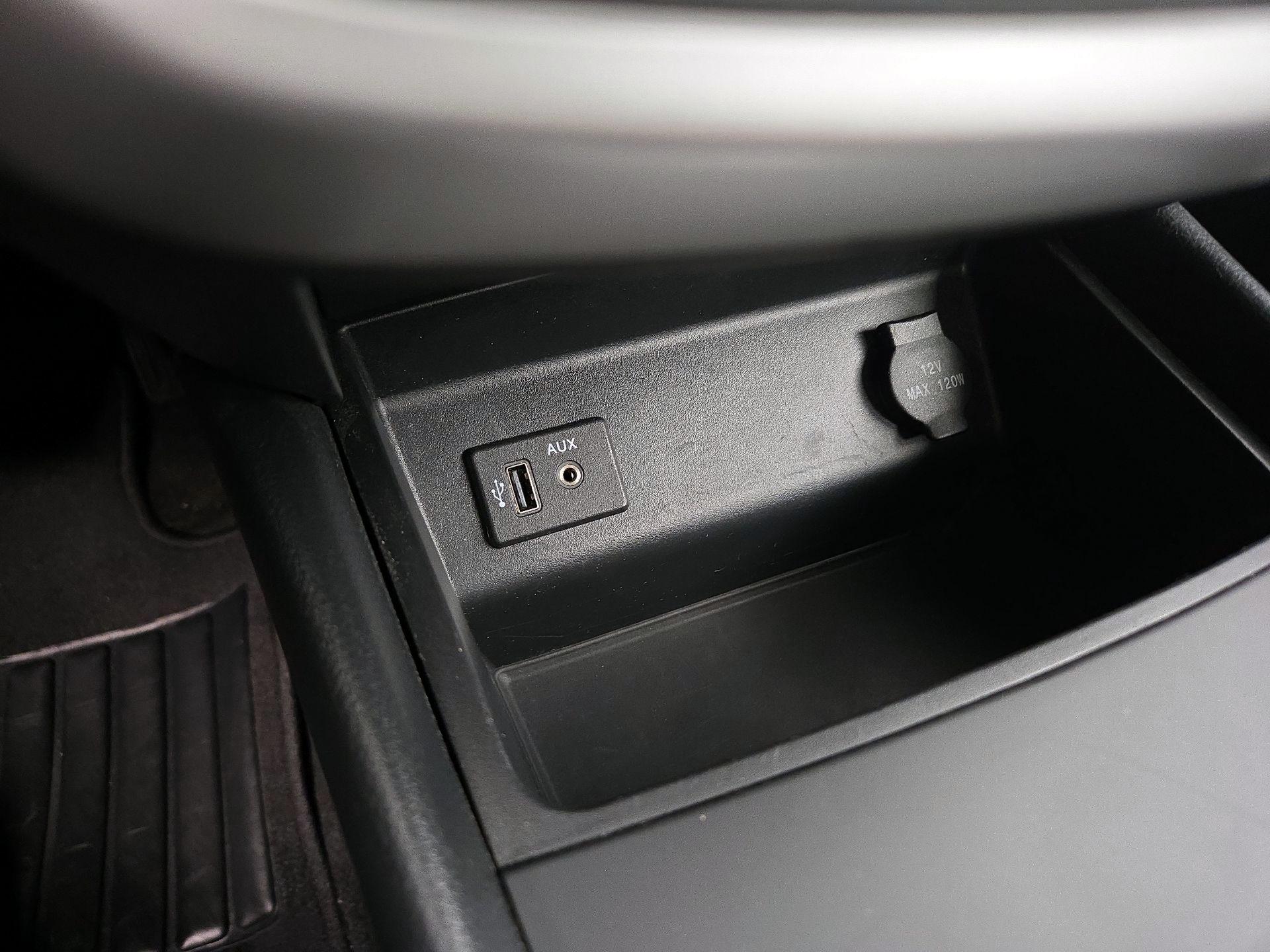 Thumbnail: 2017 Nissan Altima - 18