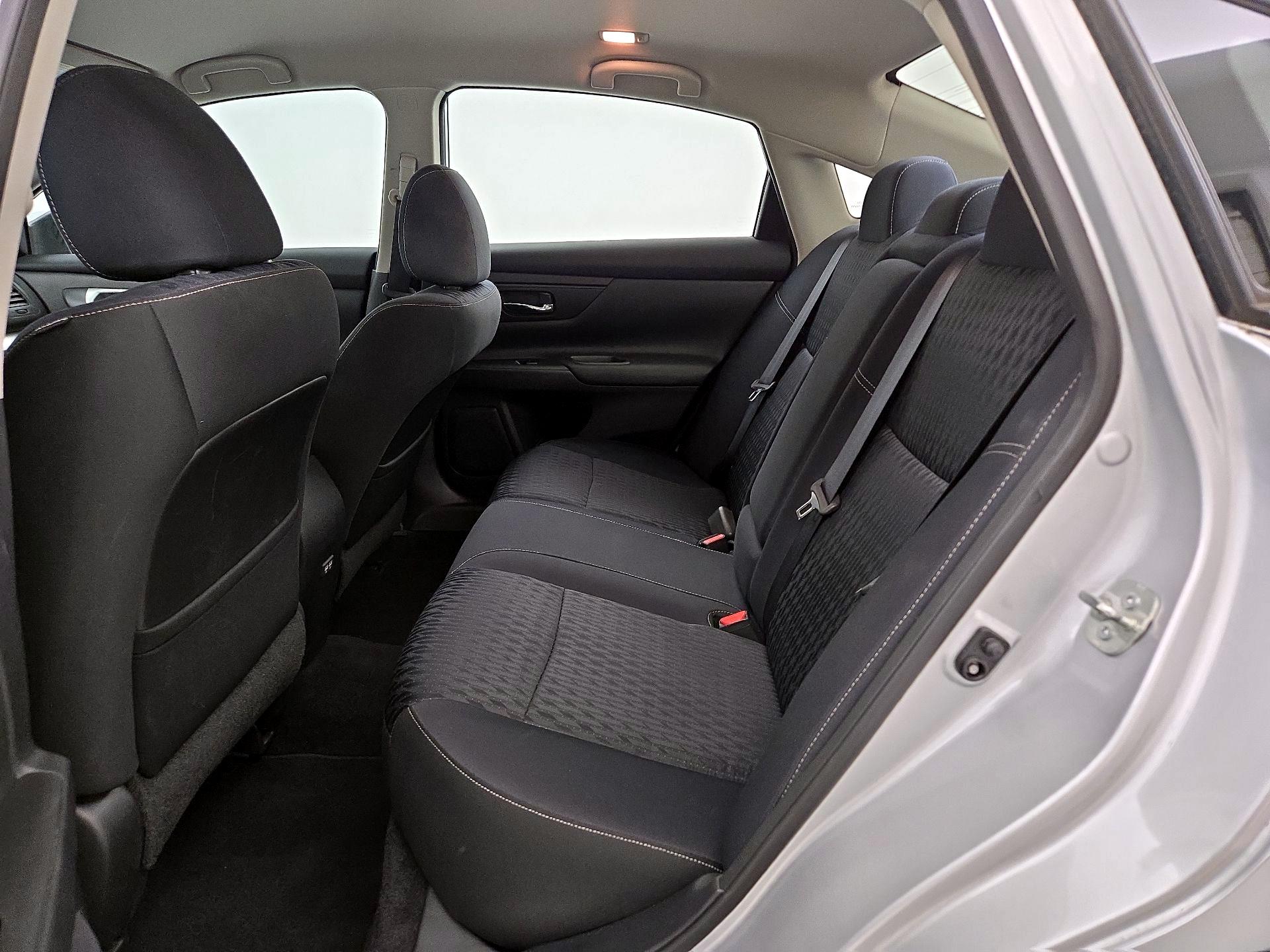 Thumbnail: 2017 Nissan Altima - 19