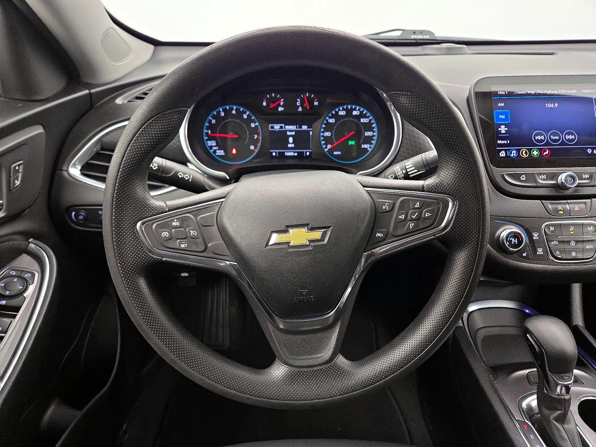 Thumbnail: 2021 Chevrolet Malibu - 10