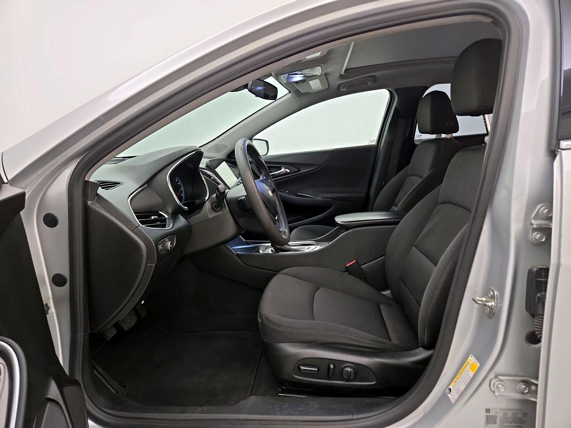 Thumbnail: 2021 Chevrolet Malibu - 11