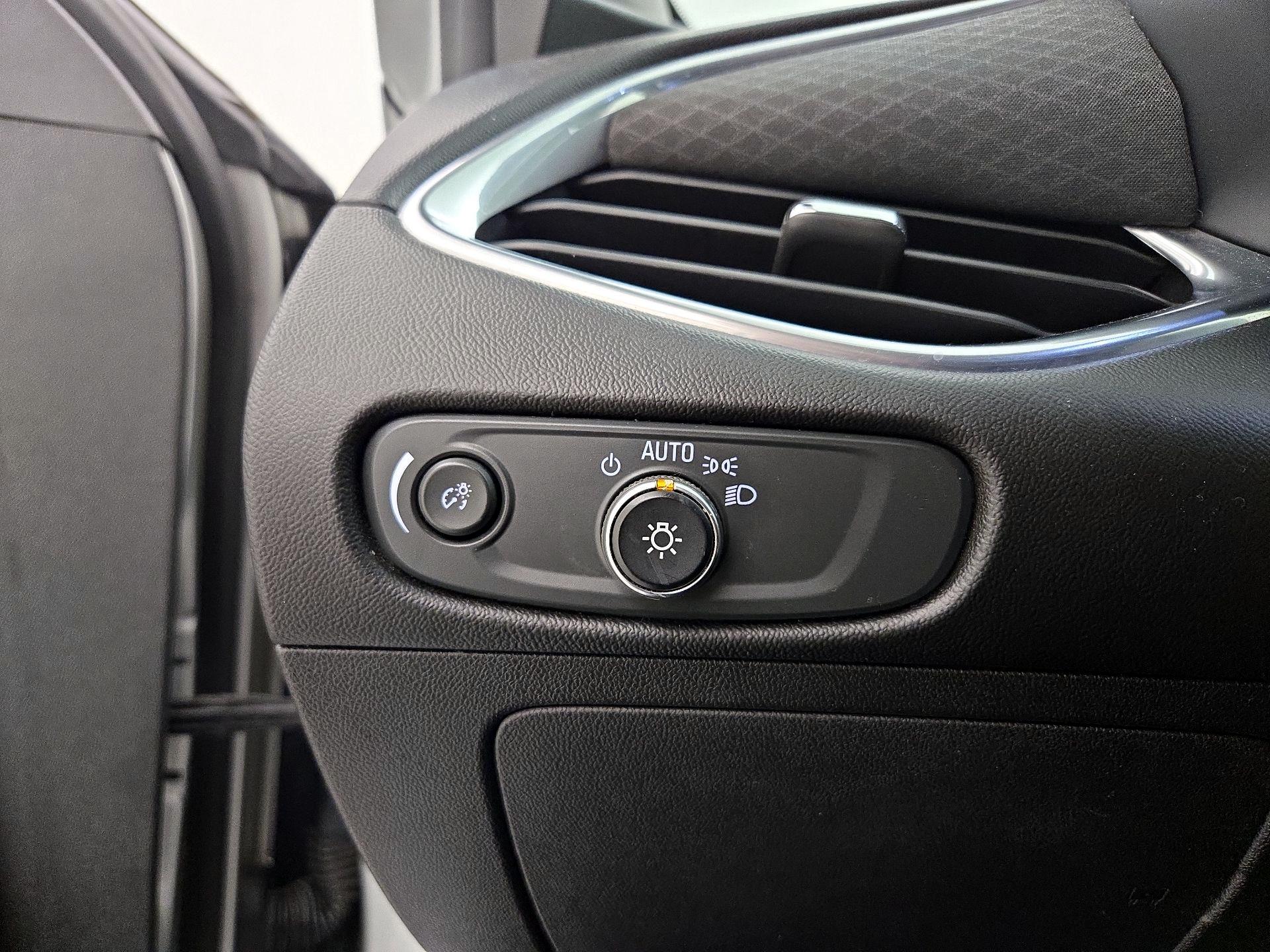 Thumbnail: 2021 Chevrolet Malibu - 13