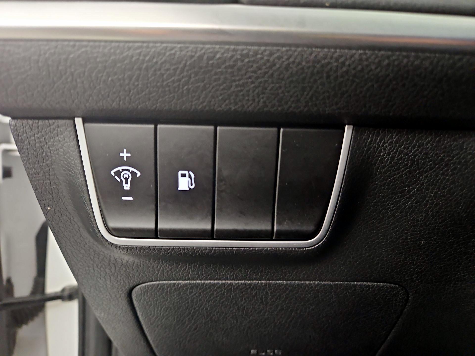 Thumbnail: 2018 Kia Stinger - 13