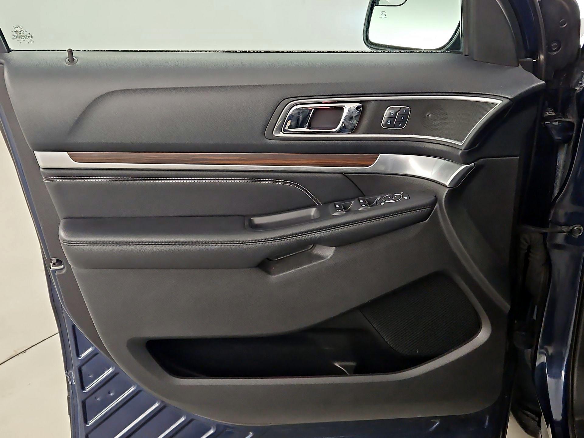 Thumbnail: 2016 Ford Explorer - 12