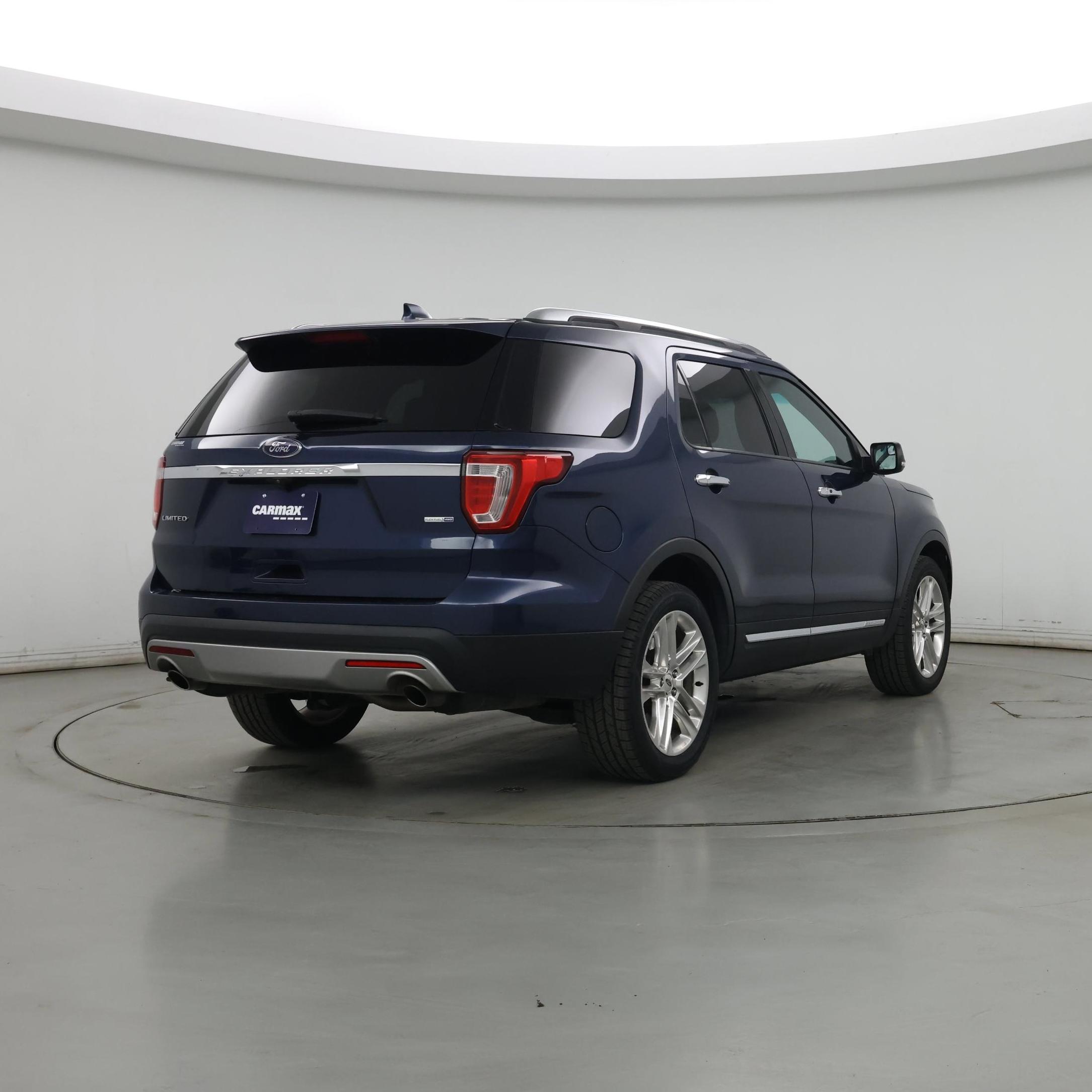 Thumbnail: 2016 Ford Explorer - 8