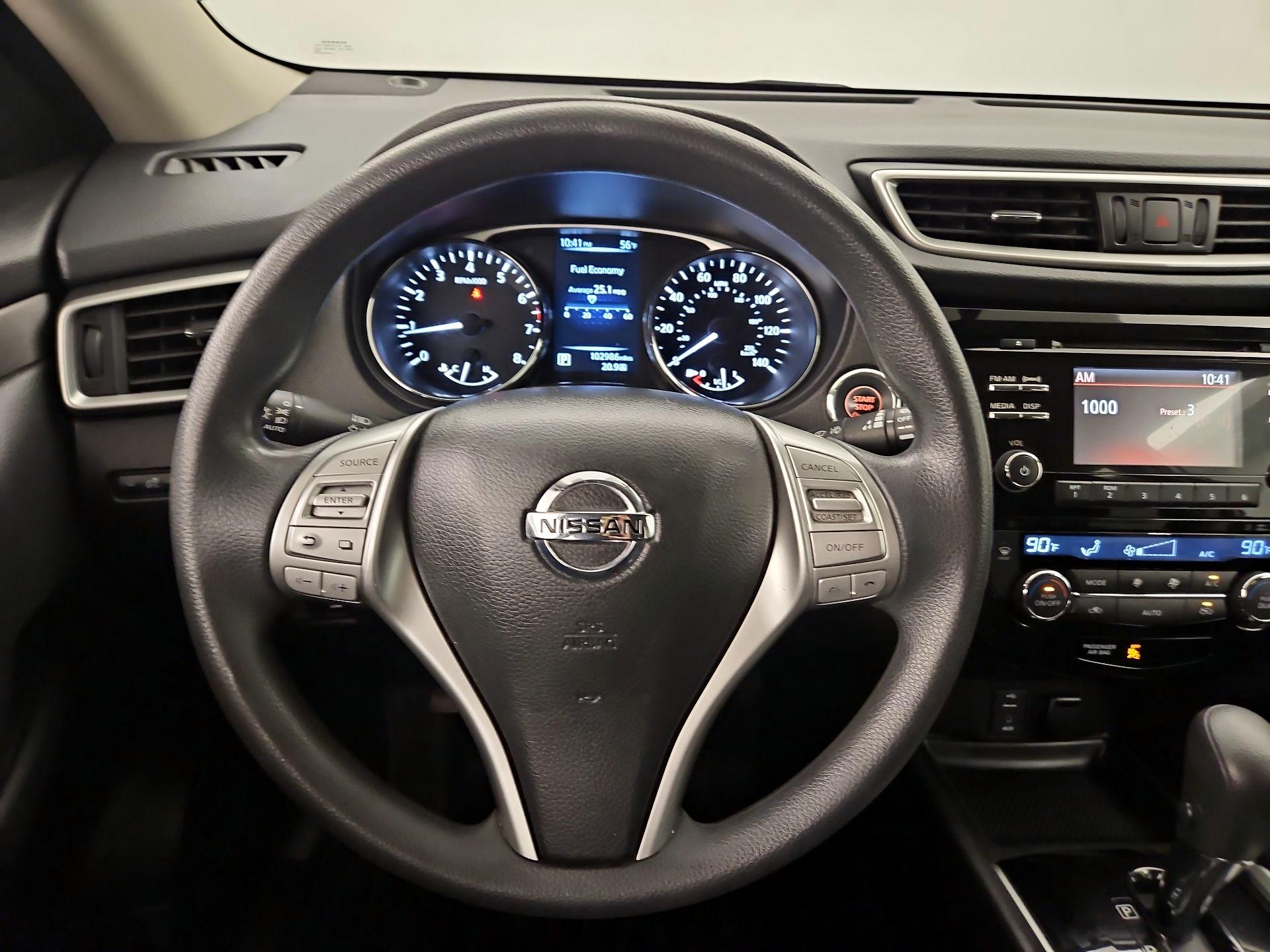 Thumbnail: 2015 Nissan Rogue - 10