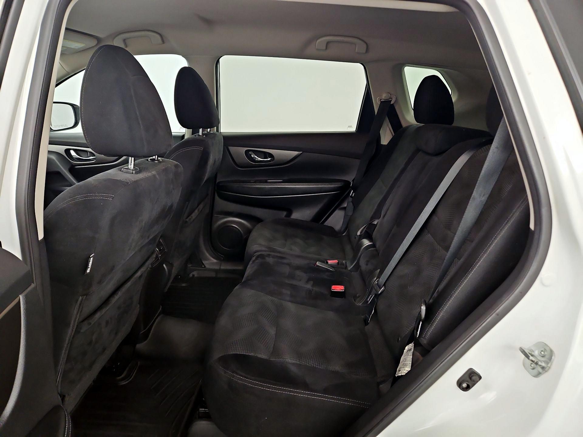 Thumbnail: 2015 Nissan Rogue - 19