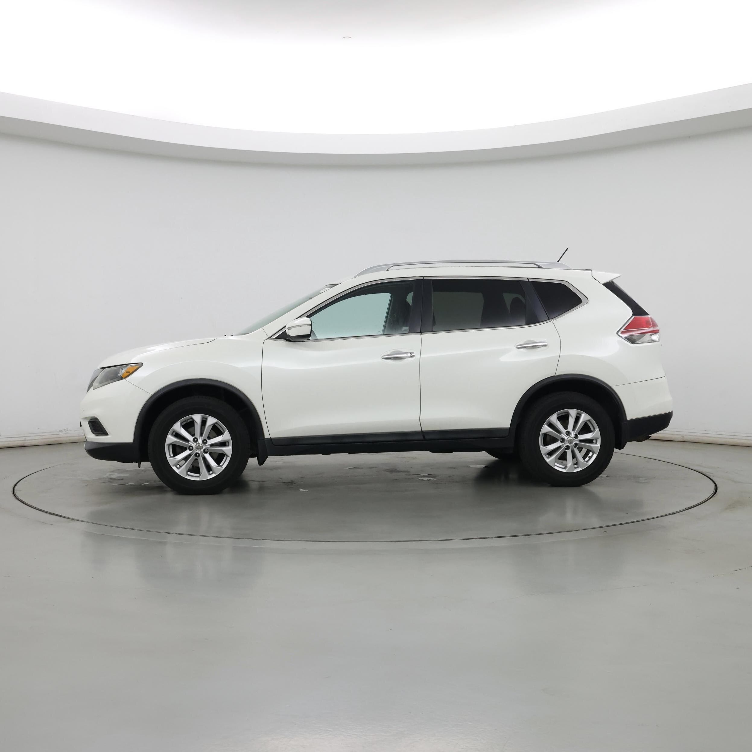 Thumbnail: 2015 Nissan Rogue - 3