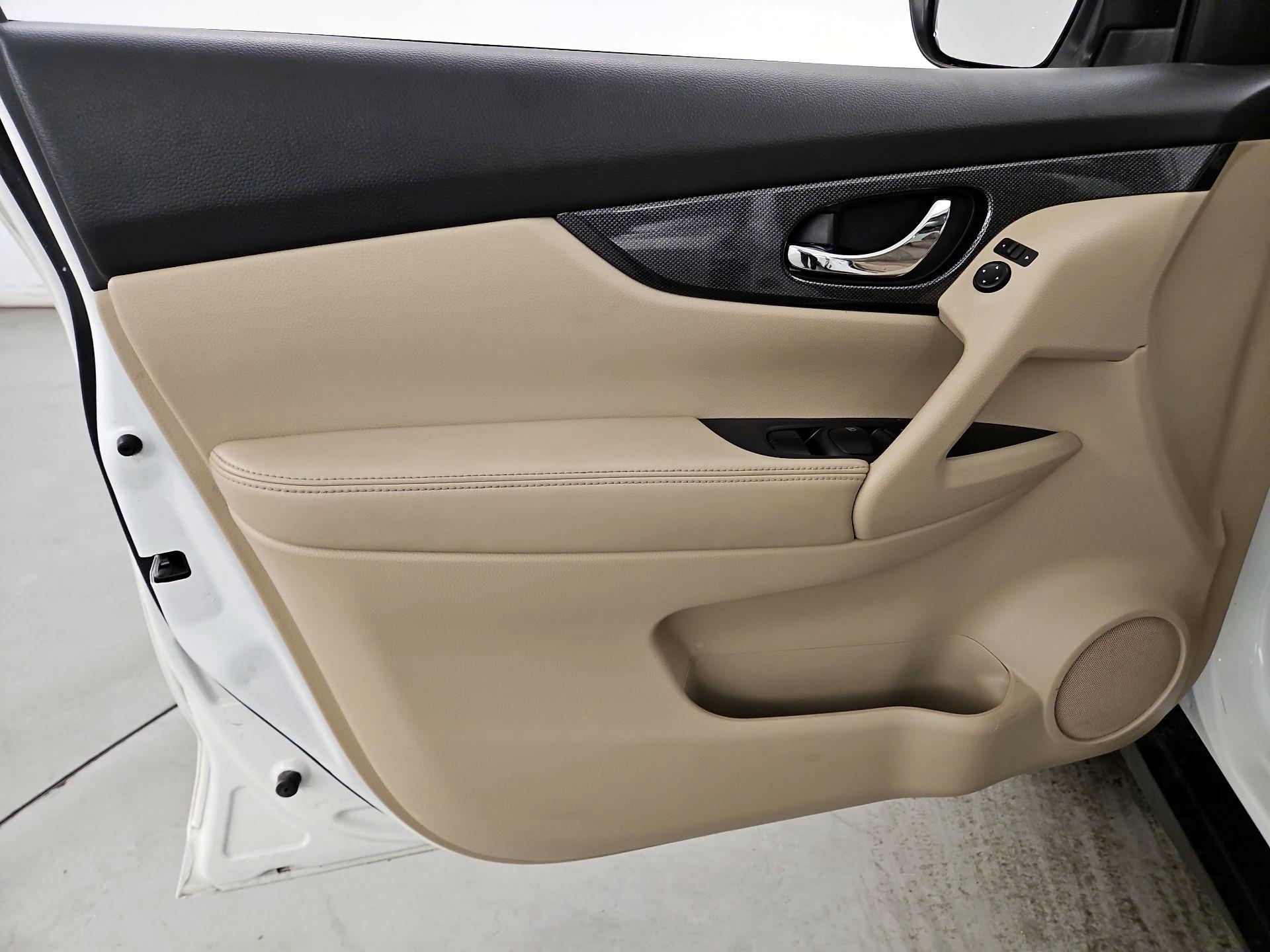 Thumbnail: 2014 Nissan Rogue - 12