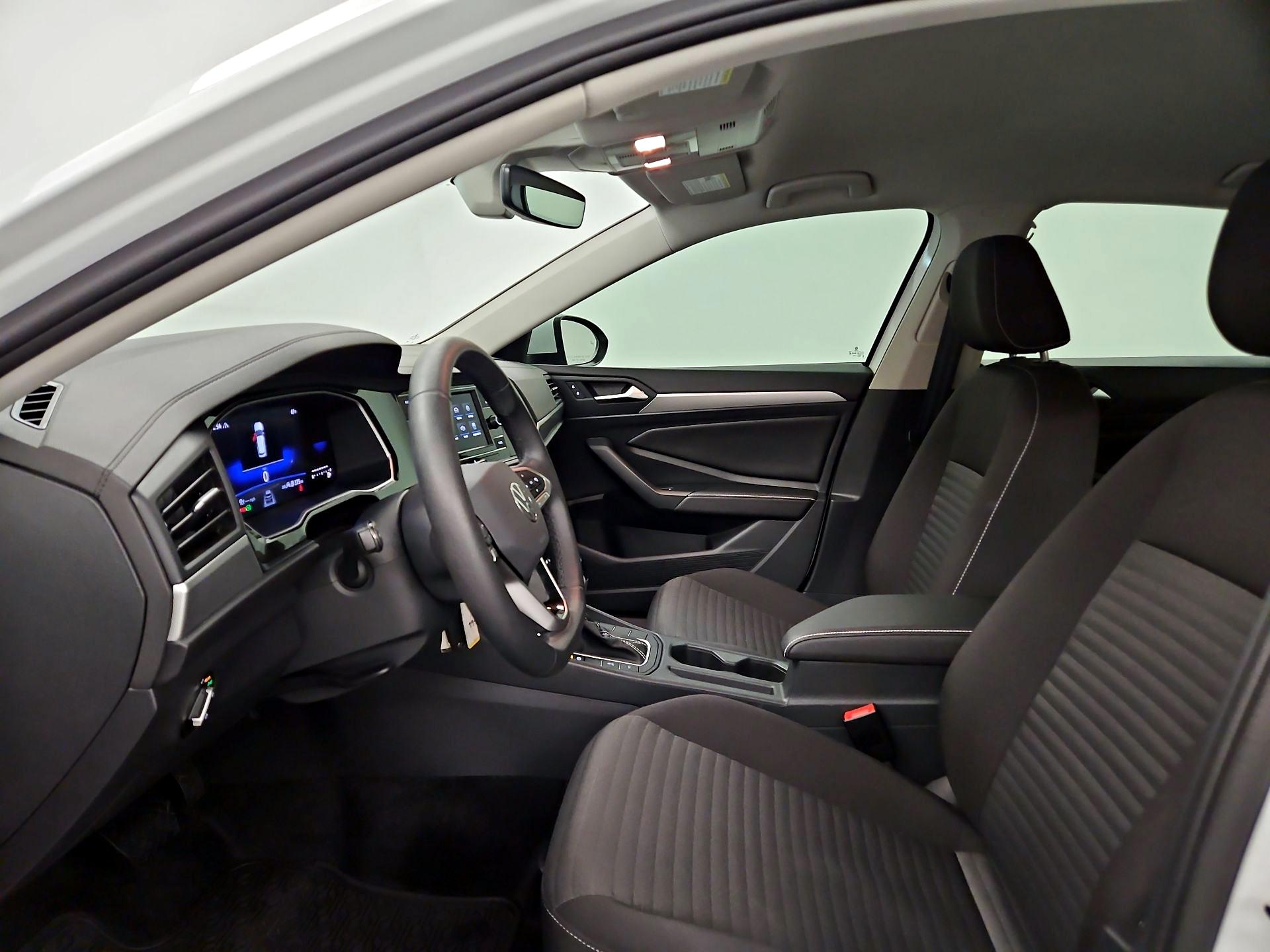 Thumbnail: 2024 Volkswagen Jetta - 11