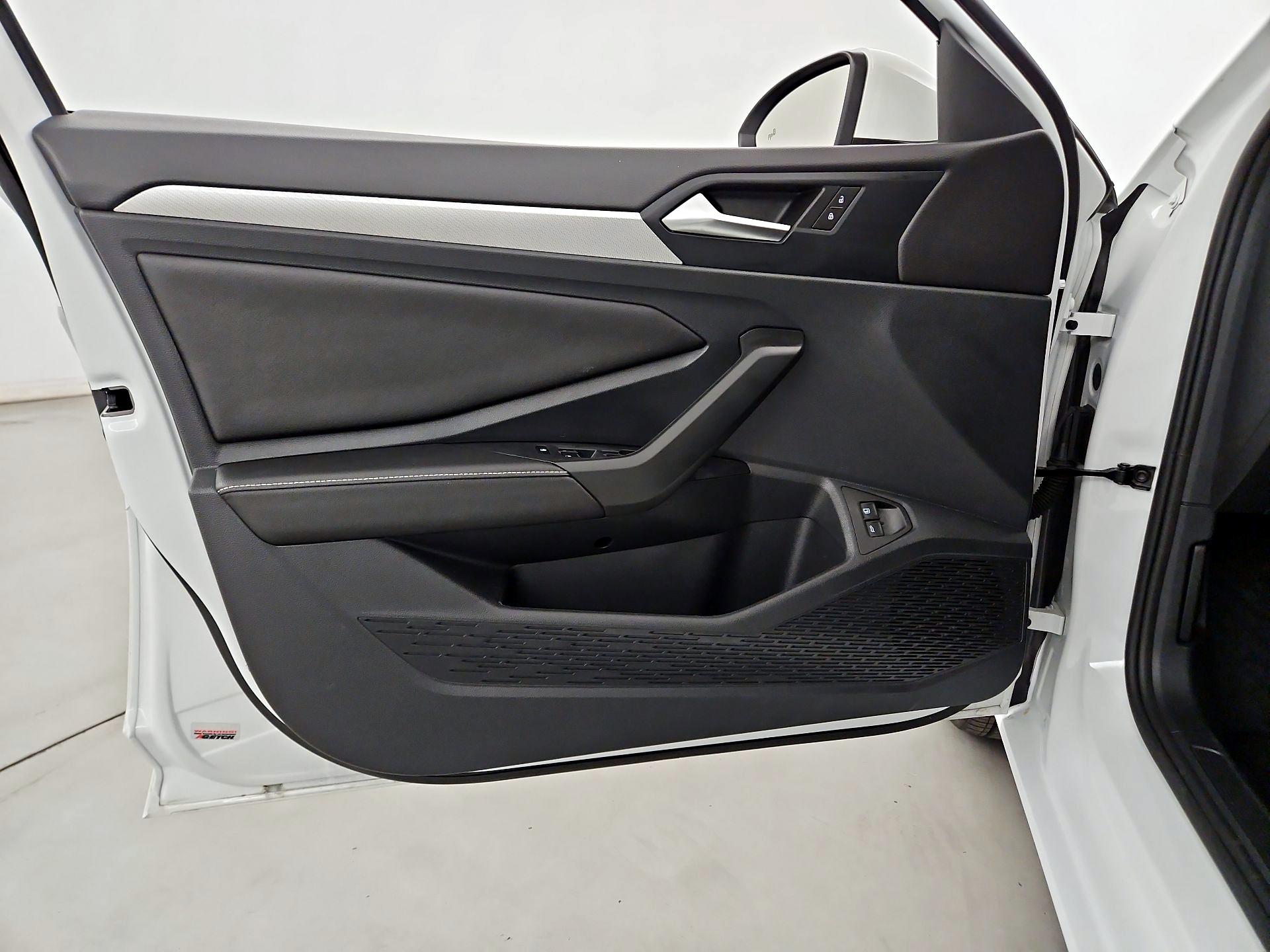 Thumbnail: 2024 Volkswagen Jetta - 12