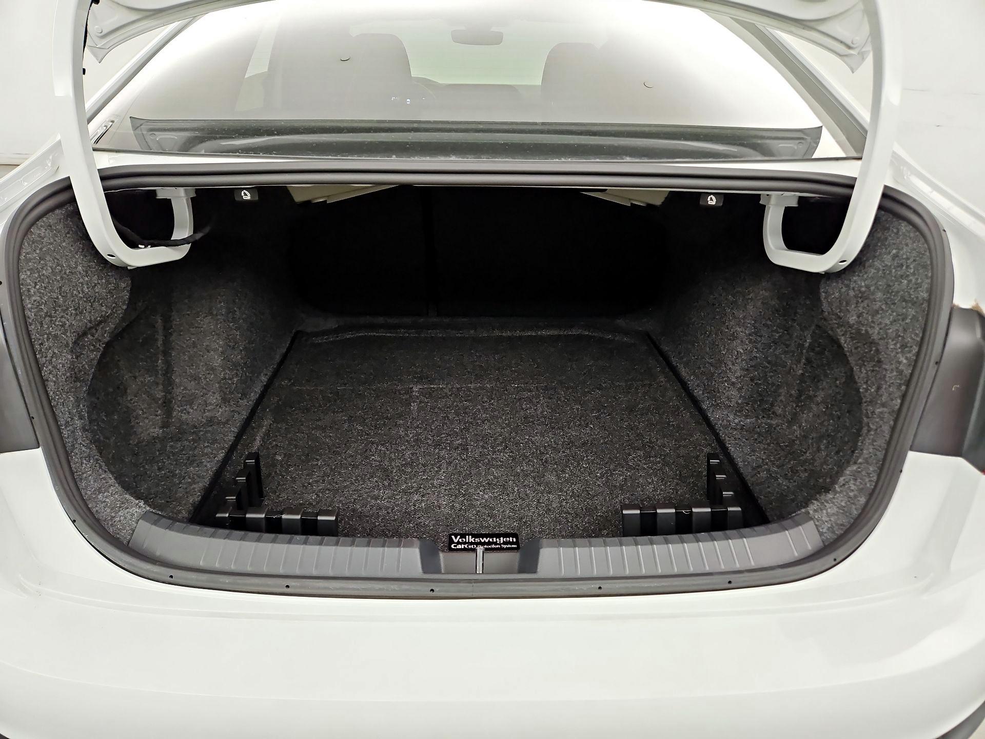 Thumbnail: 2024 Volkswagen Jetta - 20