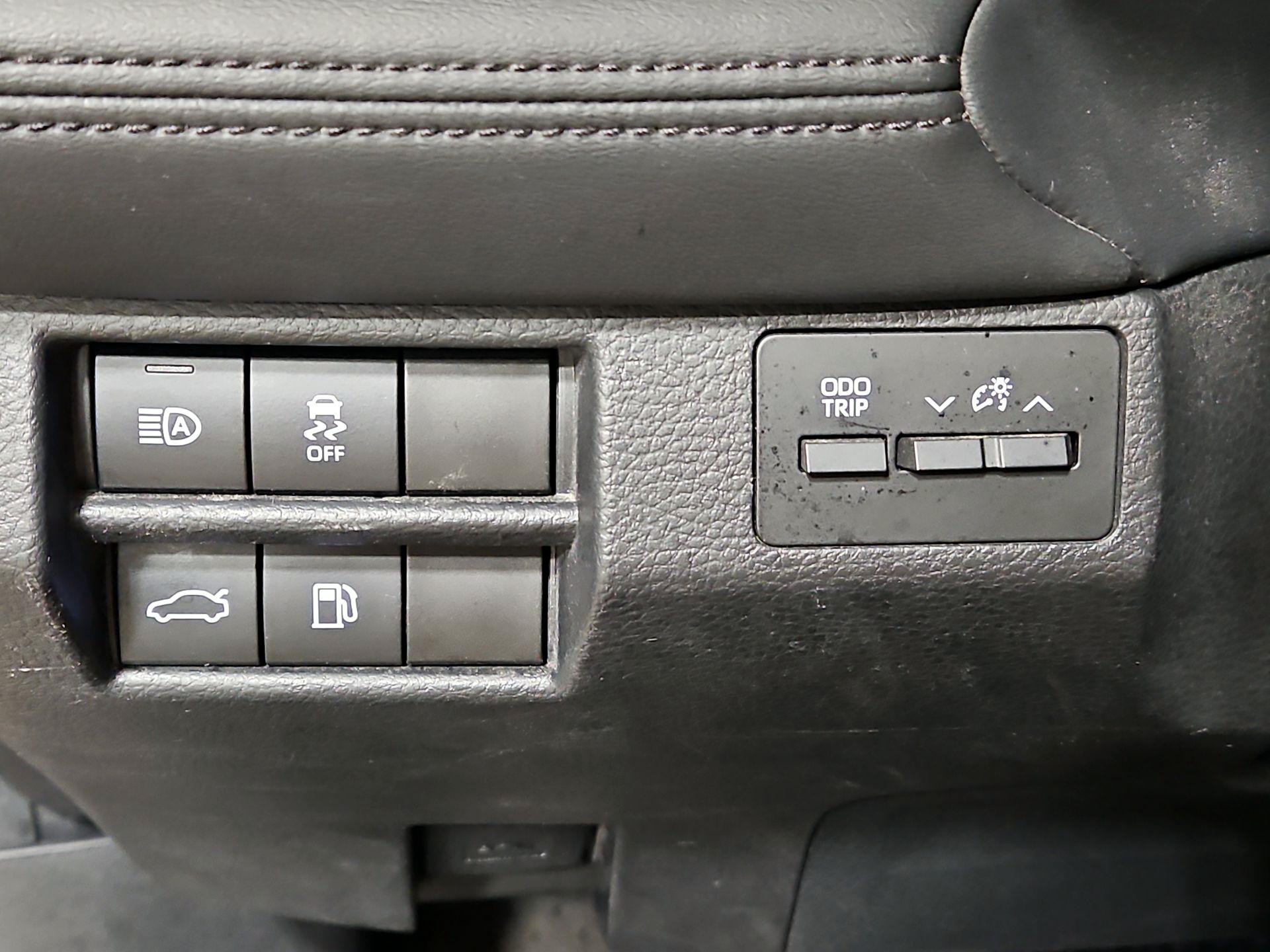 Thumbnail: 2019 Toyota Avalon - 13