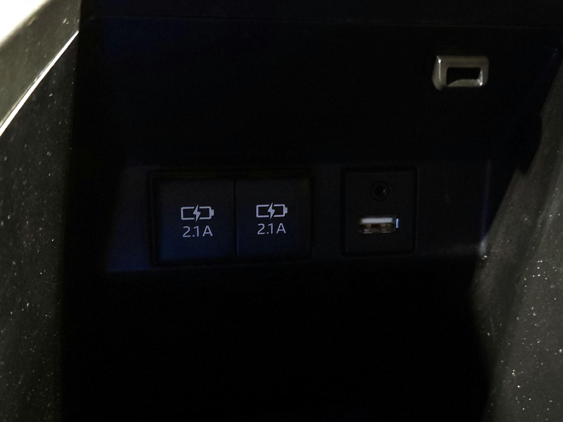 Thumbnail: 2019 Toyota Avalon - 18