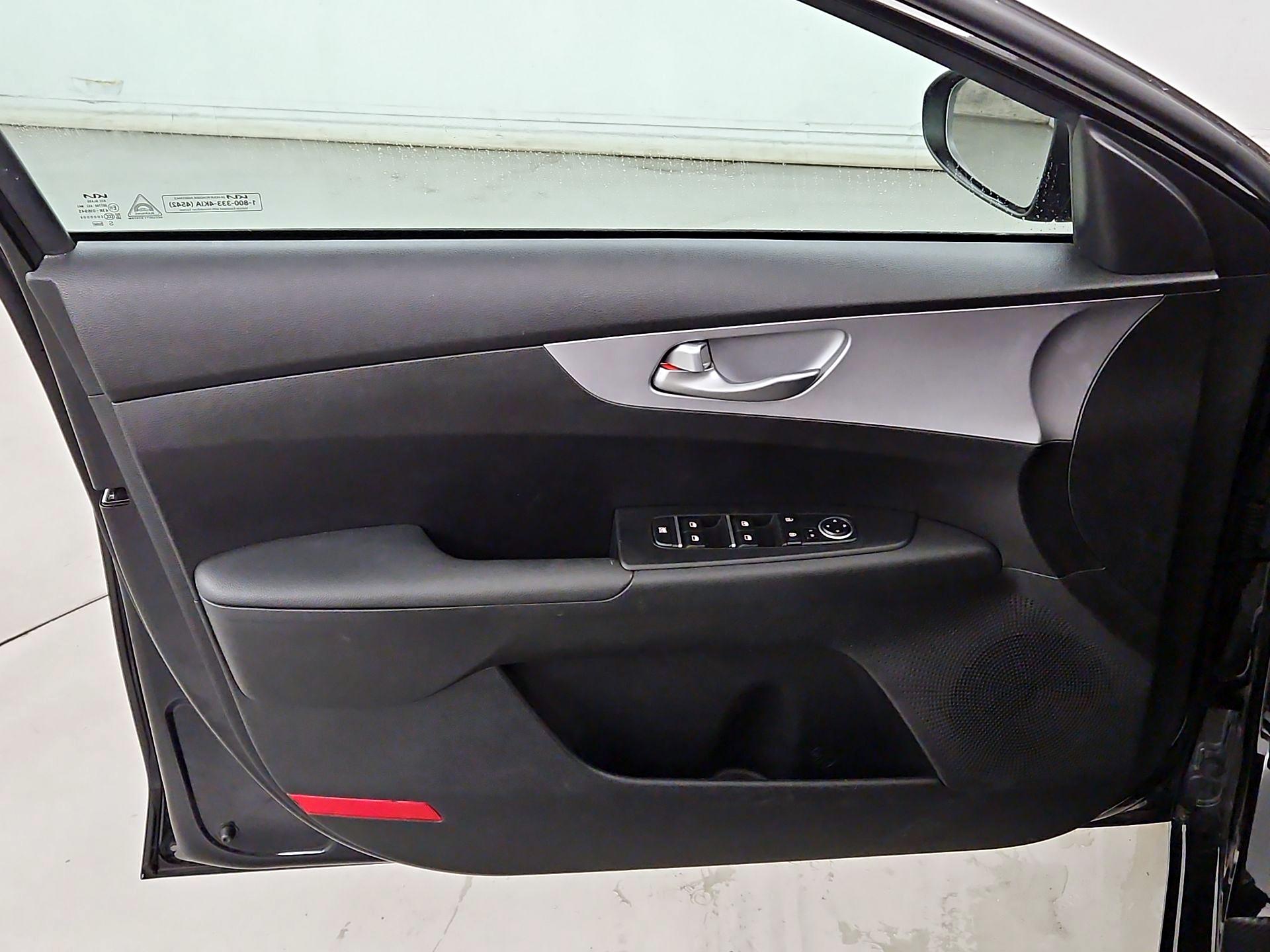 Thumbnail: 2024 Kia Forte - 12