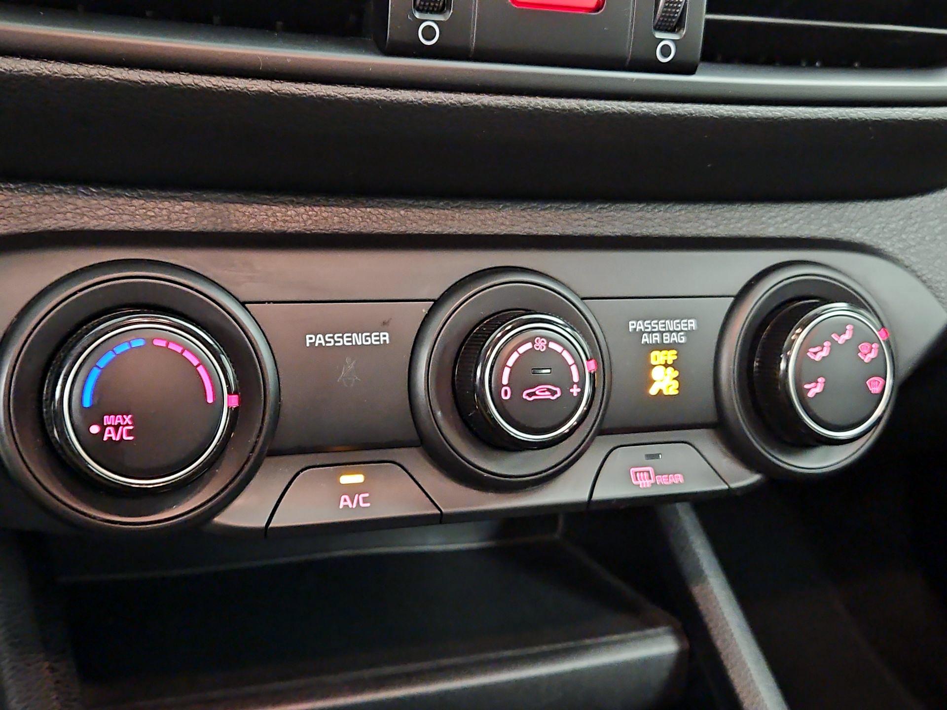 Thumbnail: 2024 Kia Forte - 16