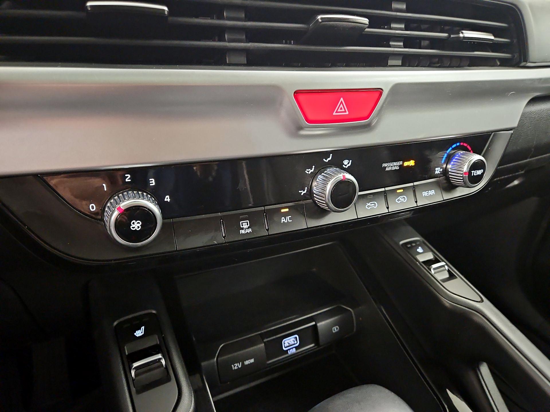 Thumbnail: 2021 Kia Telluride - 16