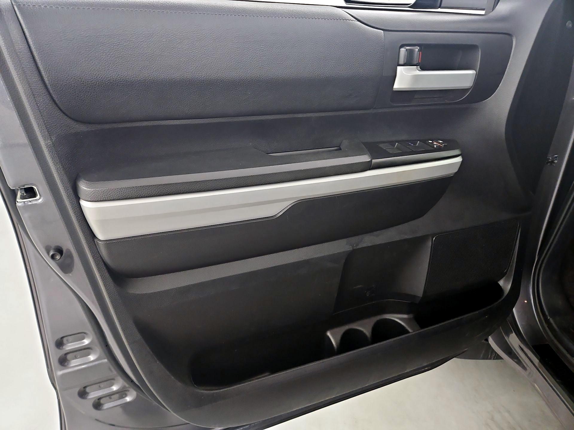 Thumbnail: 2018 Toyota Tundra - 12