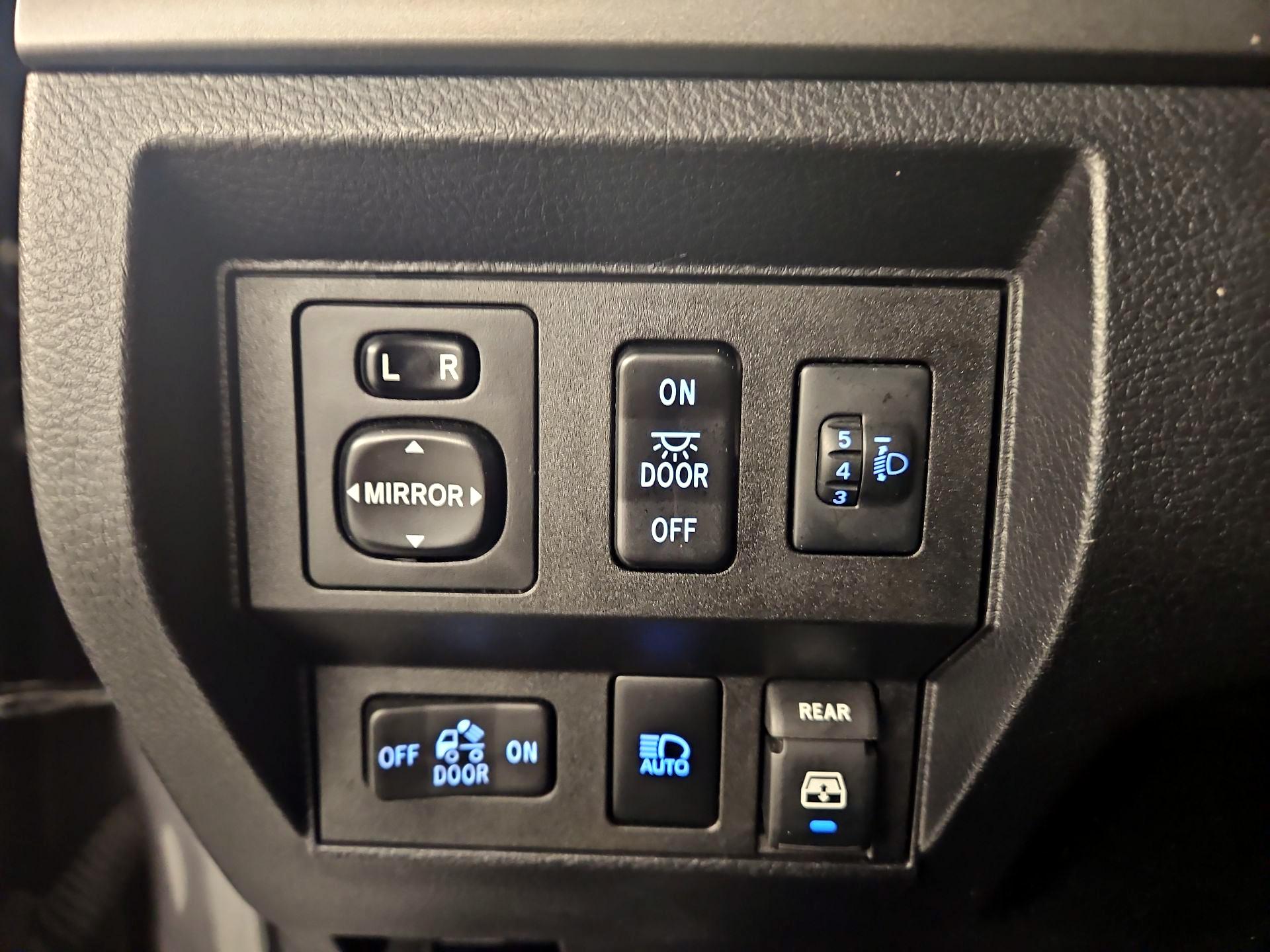 Thumbnail: 2018 Toyota Tundra - 13