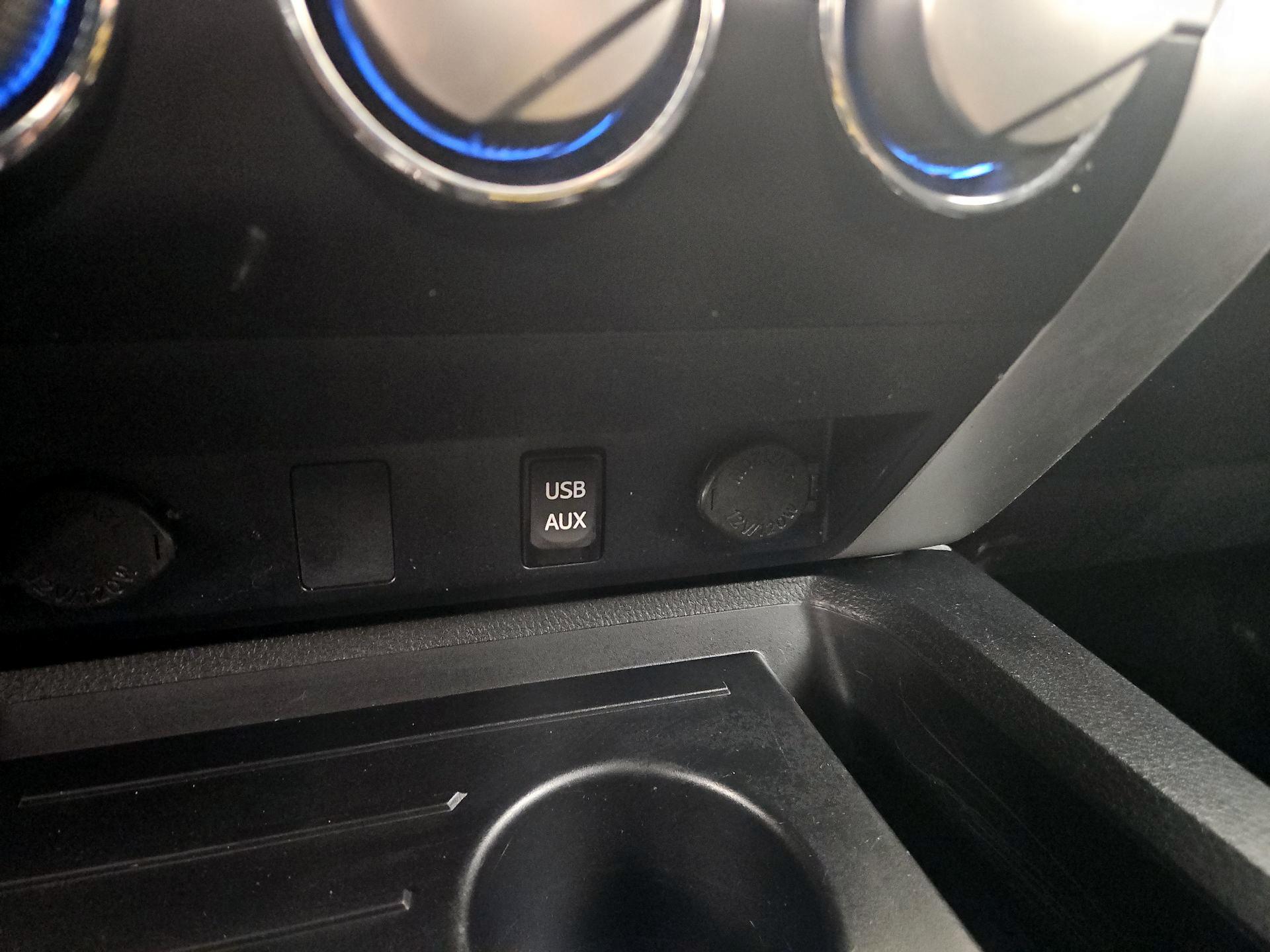 Thumbnail: 2018 Toyota Tundra - 18