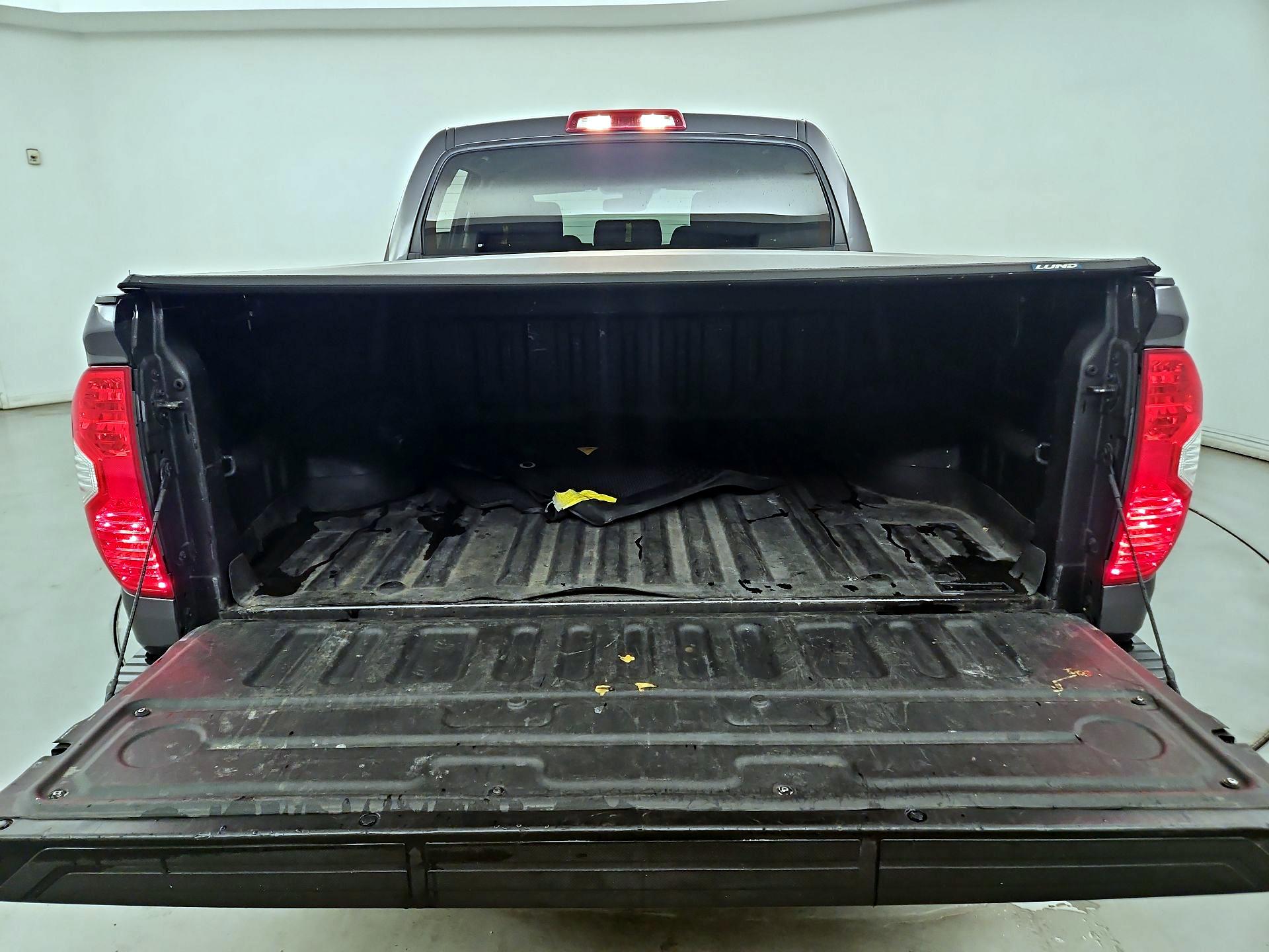 Thumbnail: 2018 Toyota Tundra - 20