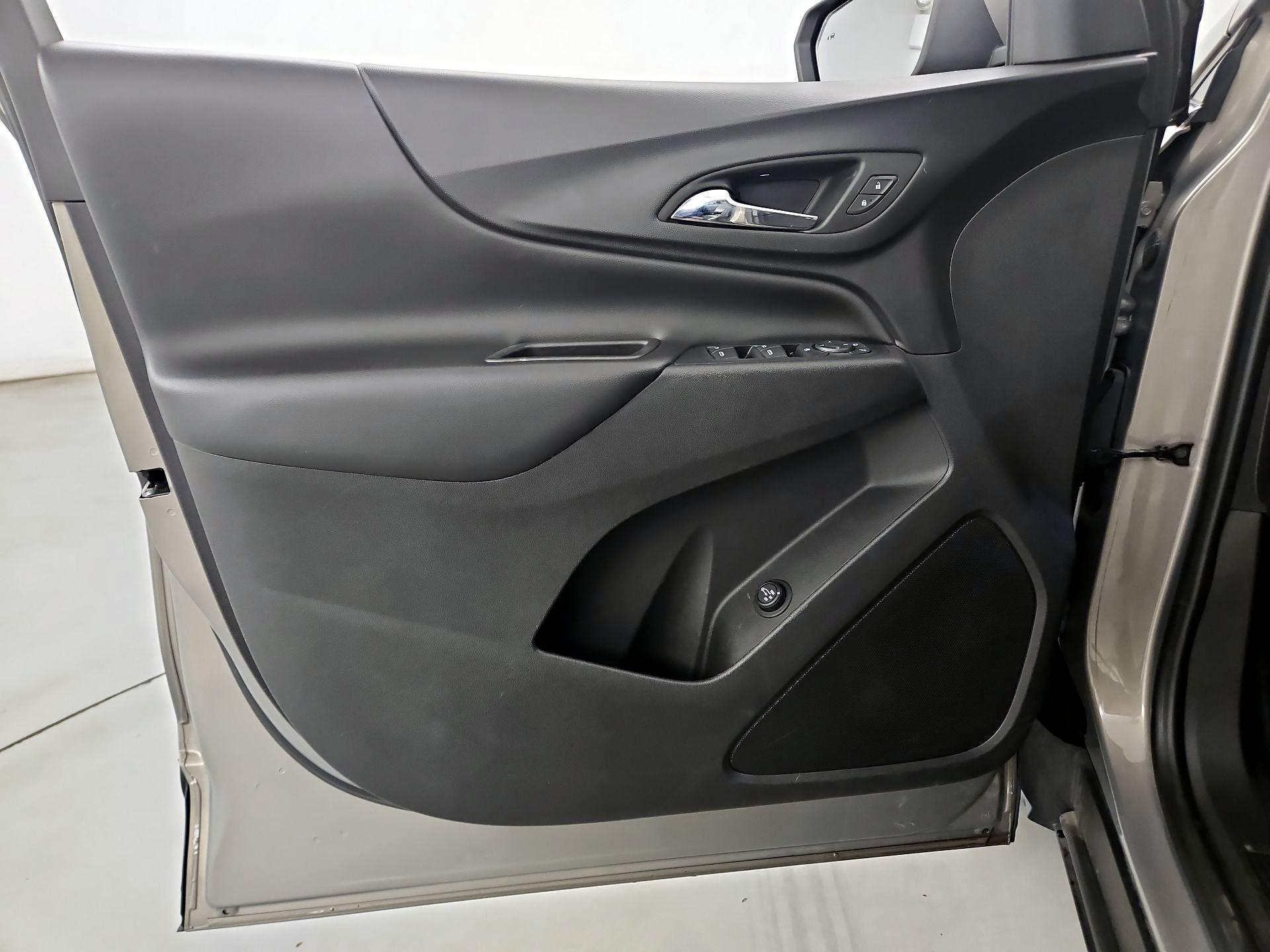 Thumbnail: 2018 Chevrolet Equinox - 12