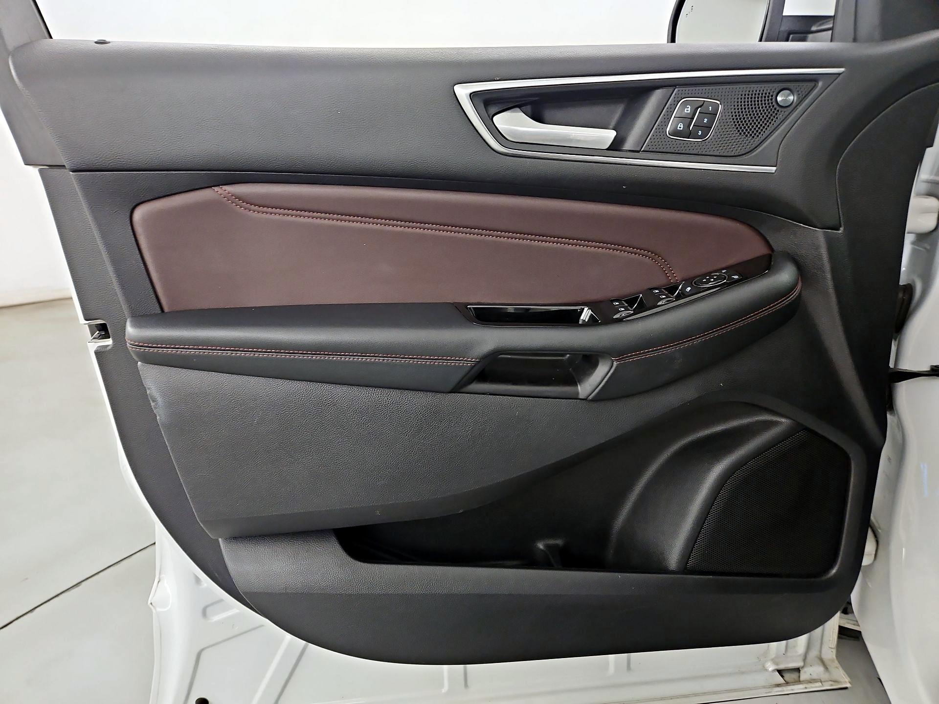 Thumbnail: 2020 Ford Edge - 12