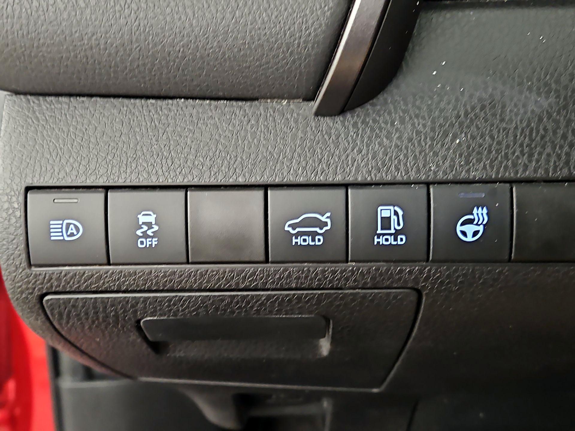 Thumbnail: 2021 Toyota Camry - 13