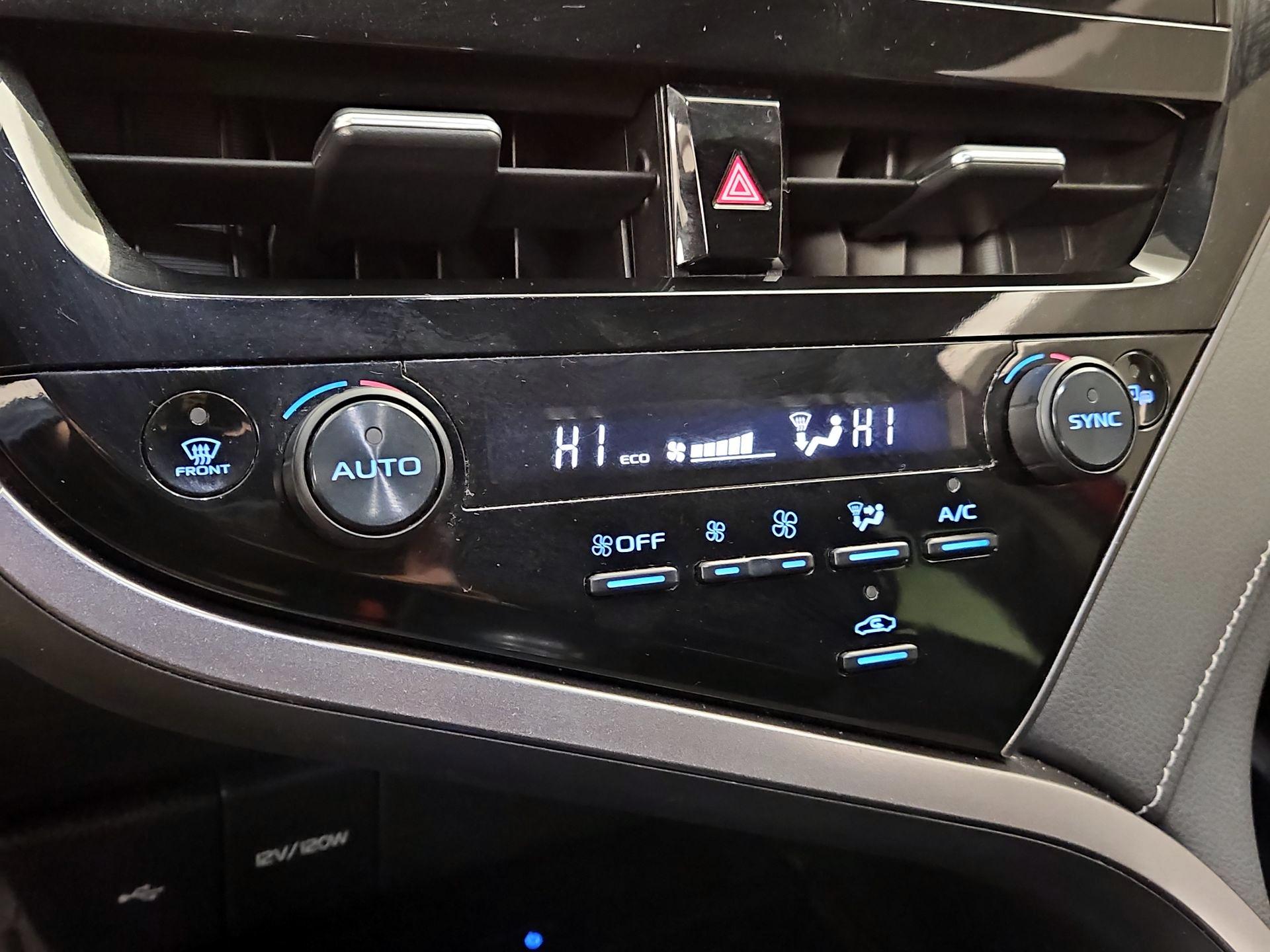 Thumbnail: 2021 Toyota Camry - 16