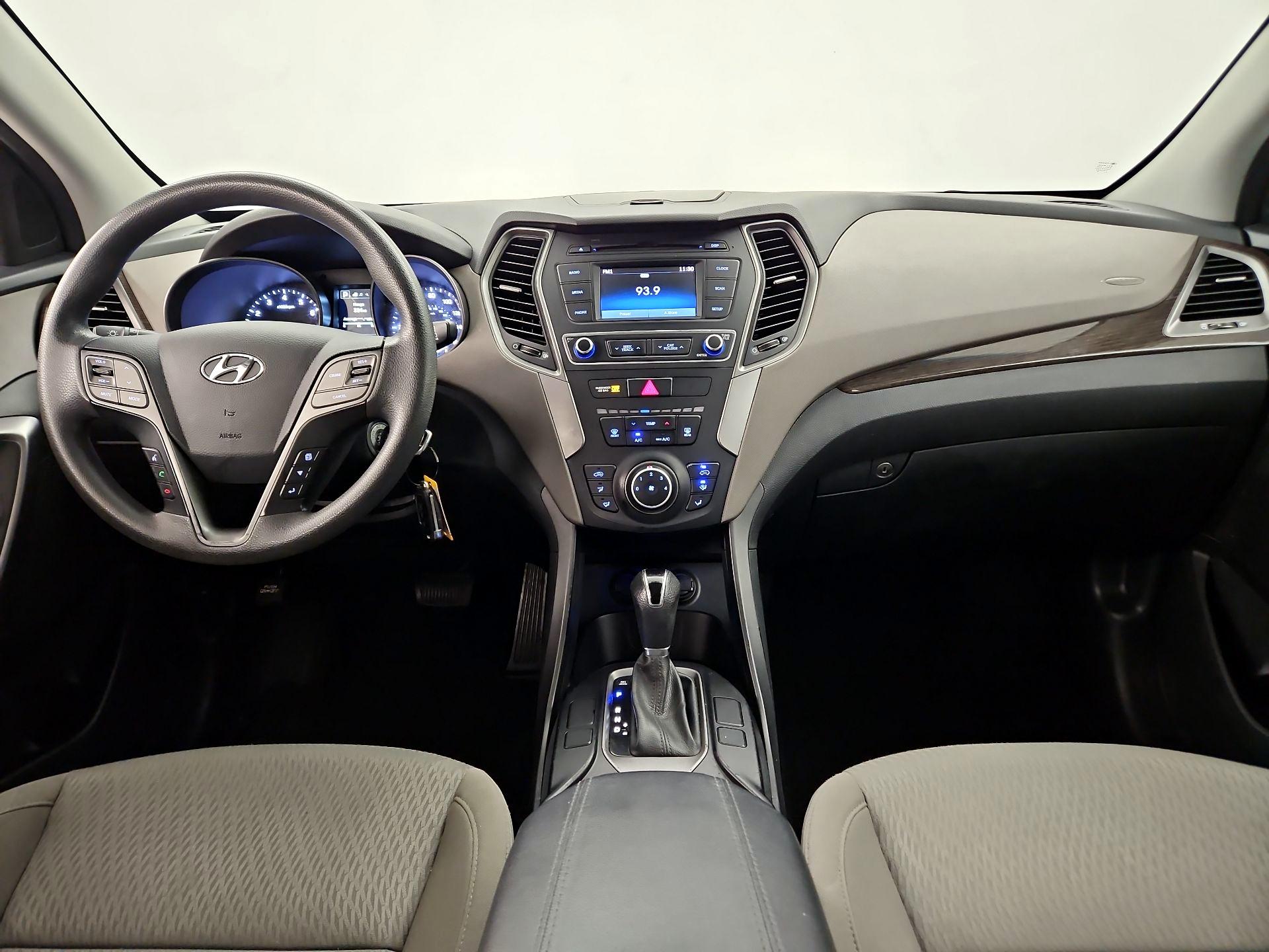 Thumbnail: 2017 Hyundai Santa Fe - 9