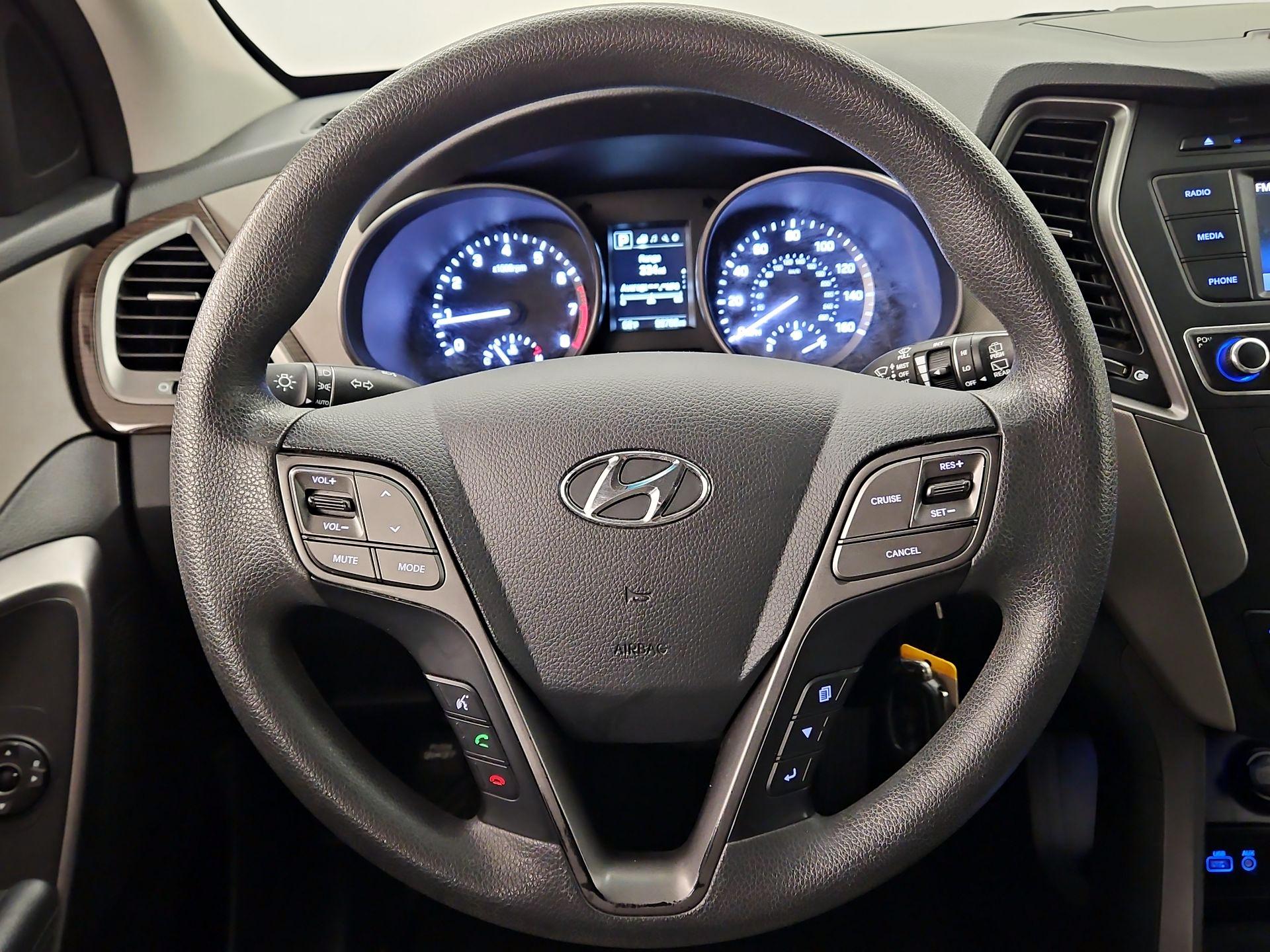 Thumbnail: 2017 Hyundai Santa Fe - 10