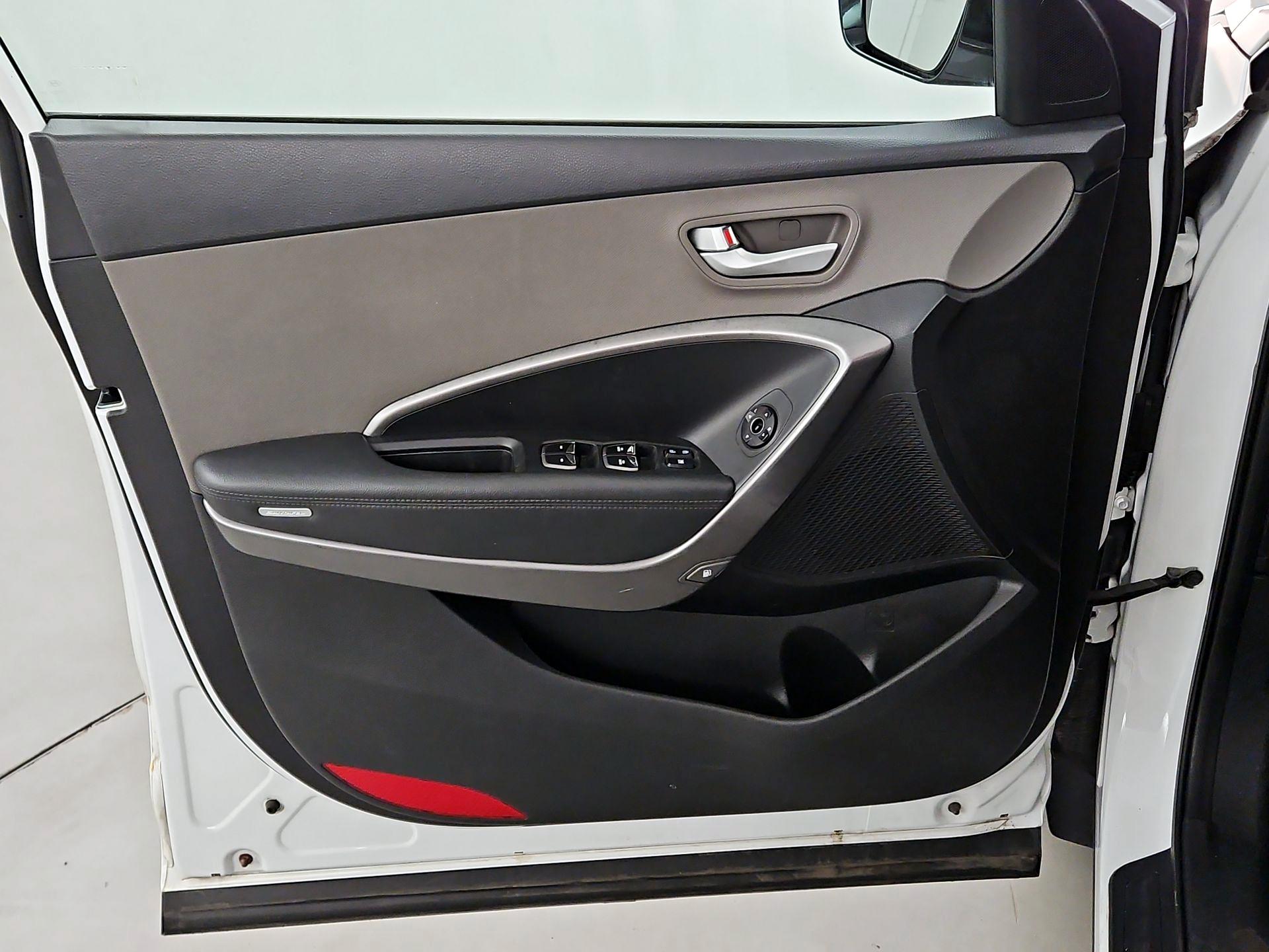 Thumbnail: 2017 Hyundai Santa Fe - 12