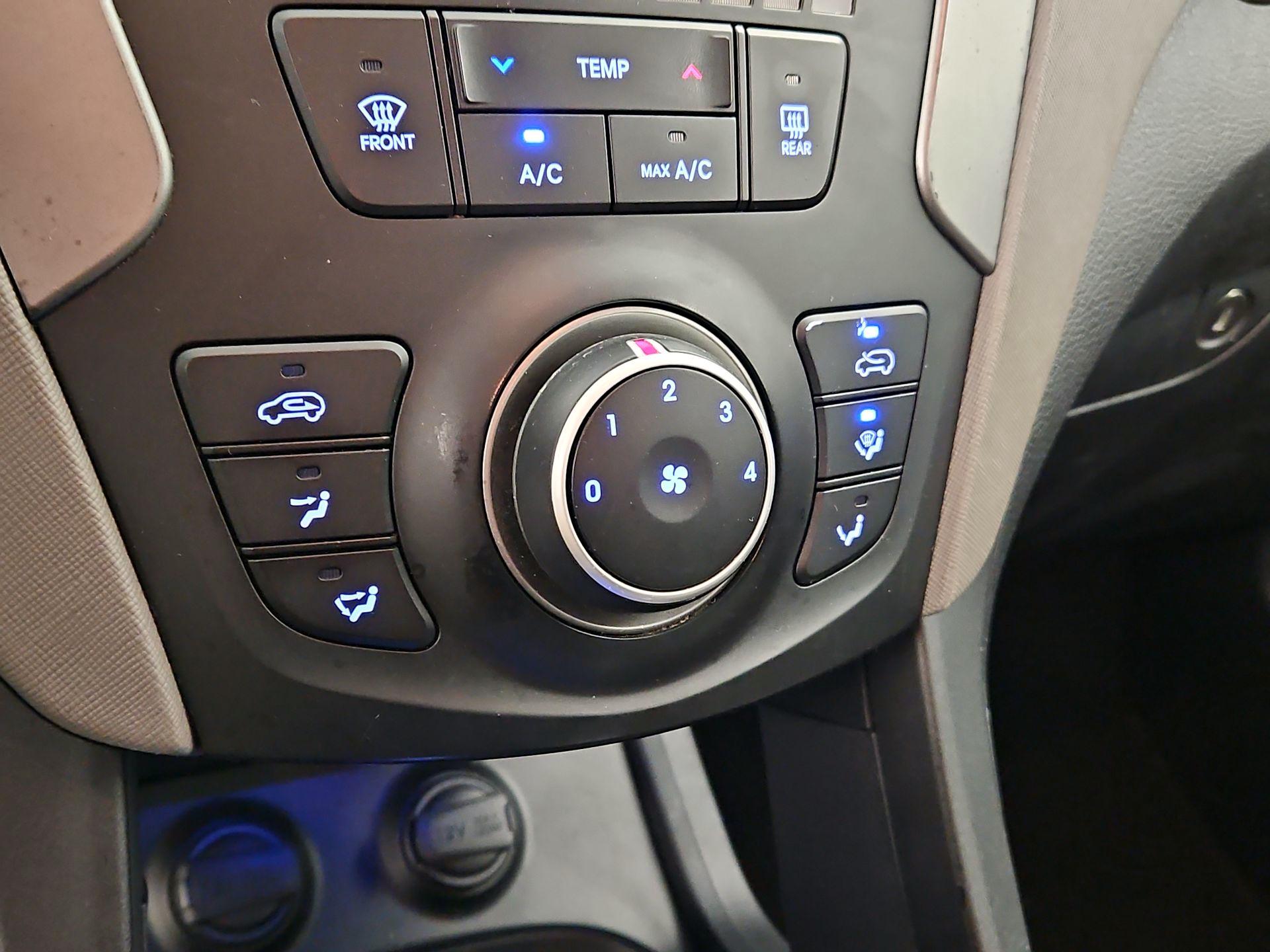 Thumbnail: 2017 Hyundai Santa Fe - 16