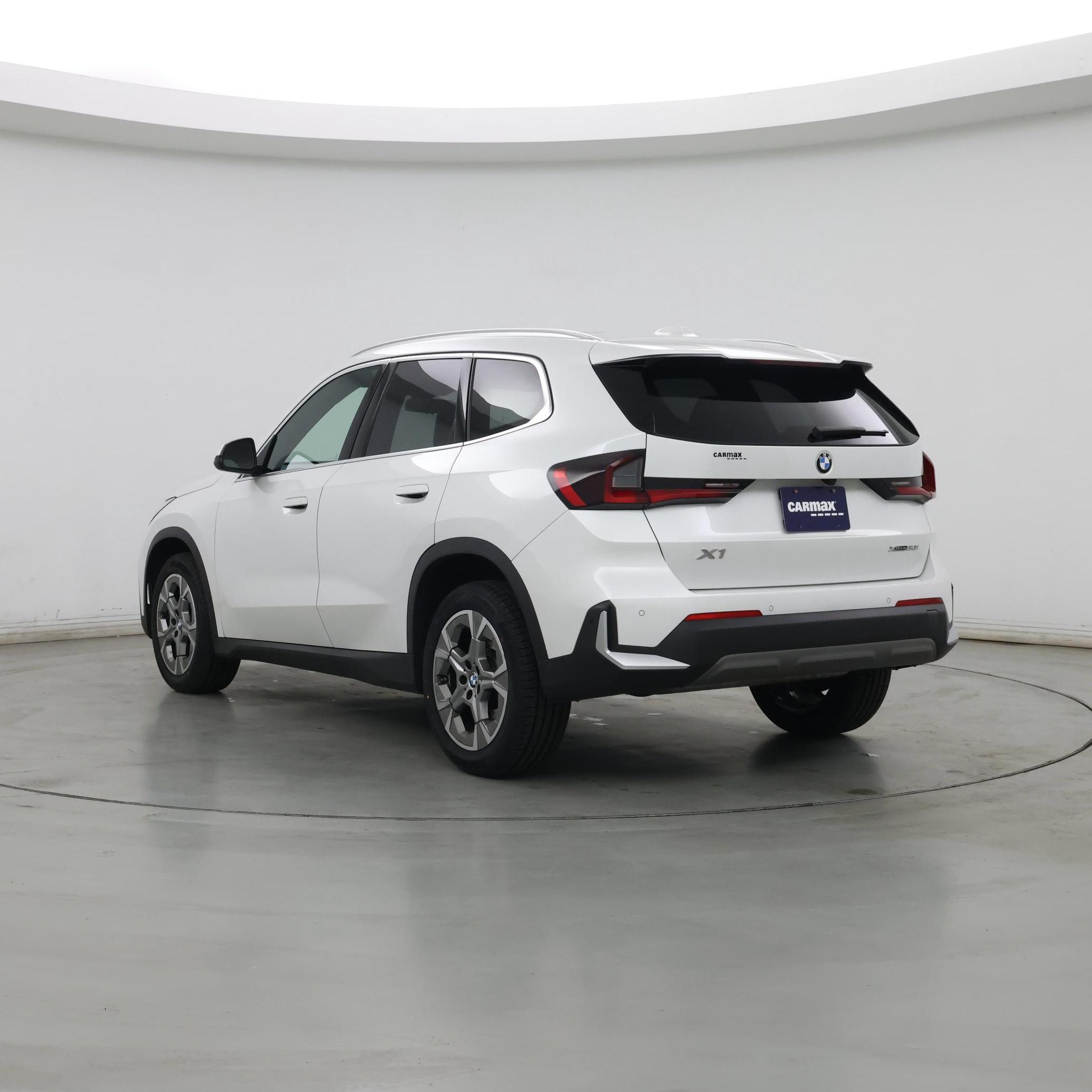 Thumbnail: 2023 BMW X1 - 2