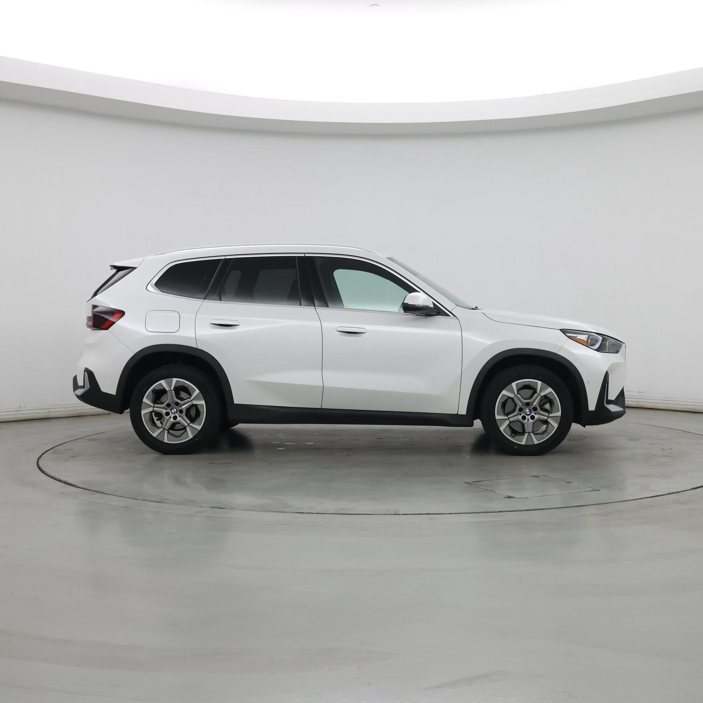 Thumbnail: 2023 BMW X1 - 7