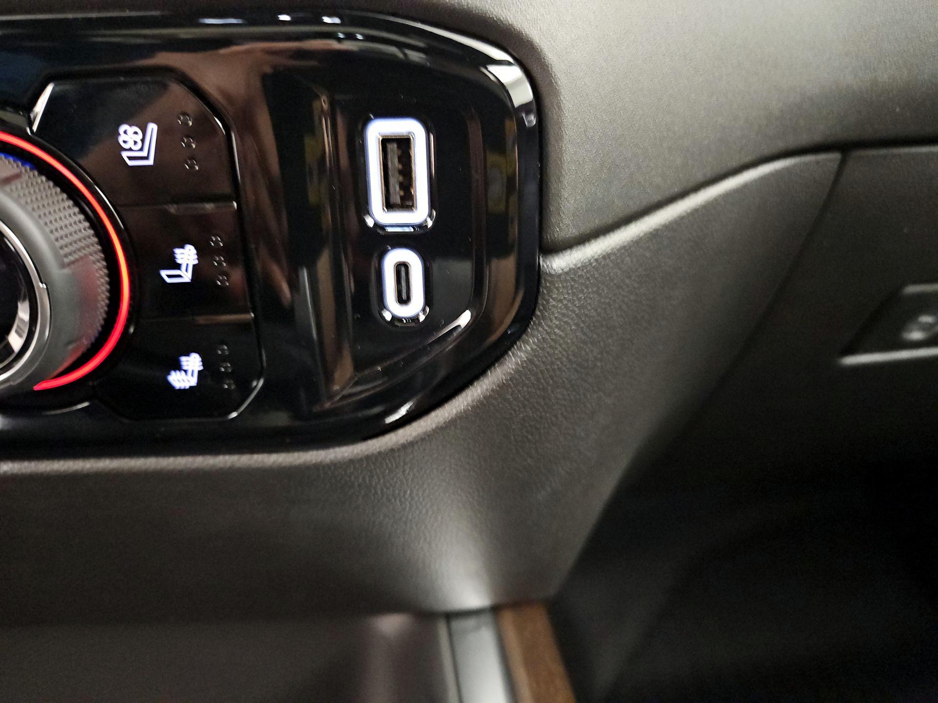 Thumbnail: 2025 Chevrolet Silverado 2500 - 19