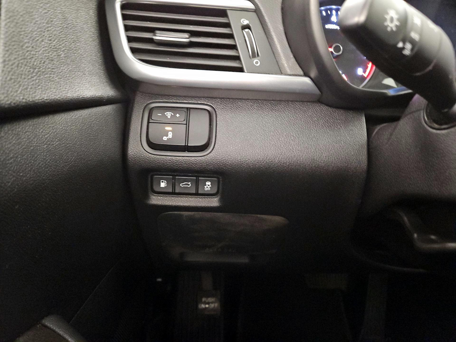 Thumbnail: 2016 Kia Optima - 13