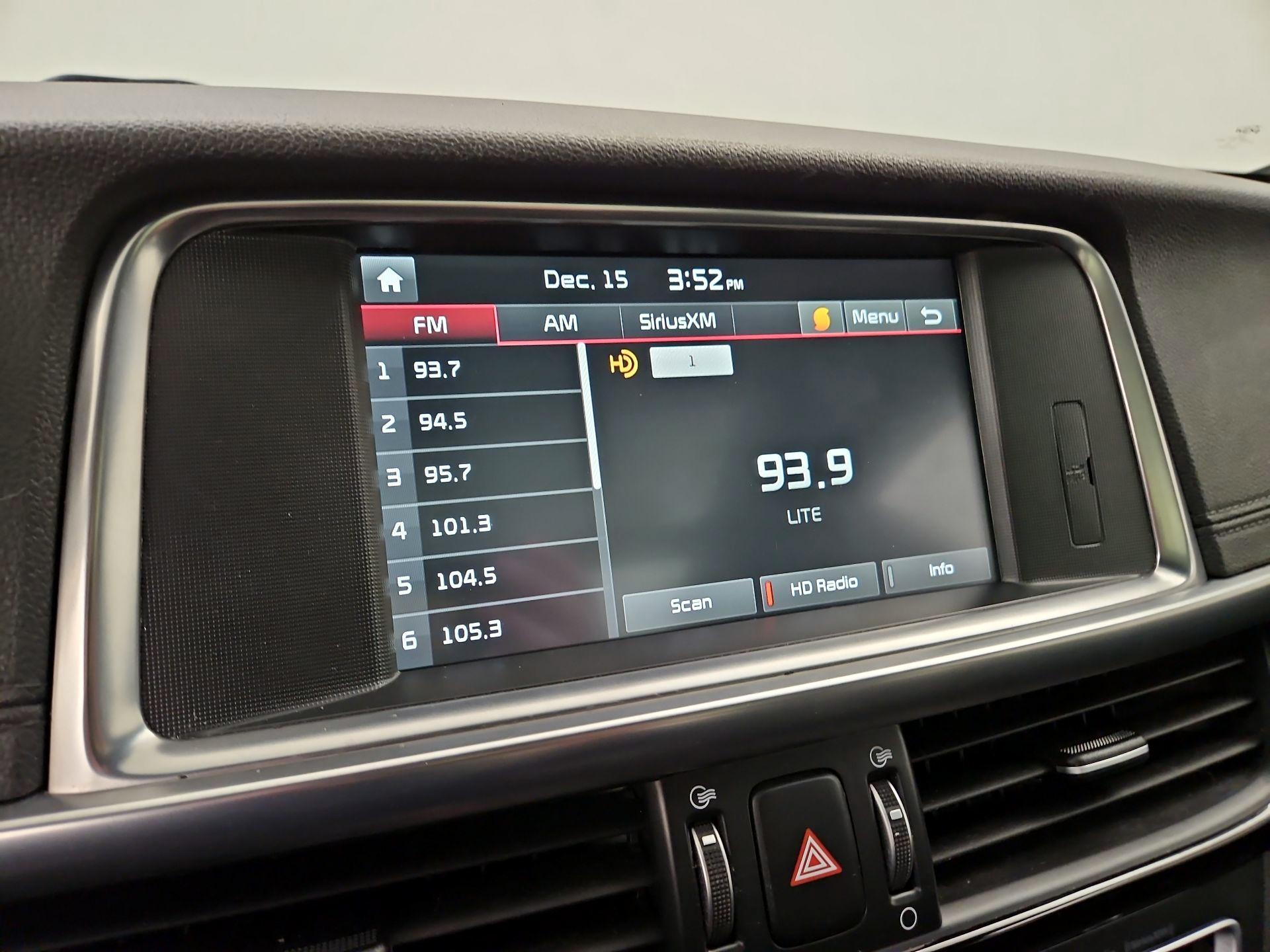 Thumbnail: 2016 Kia Optima - 16