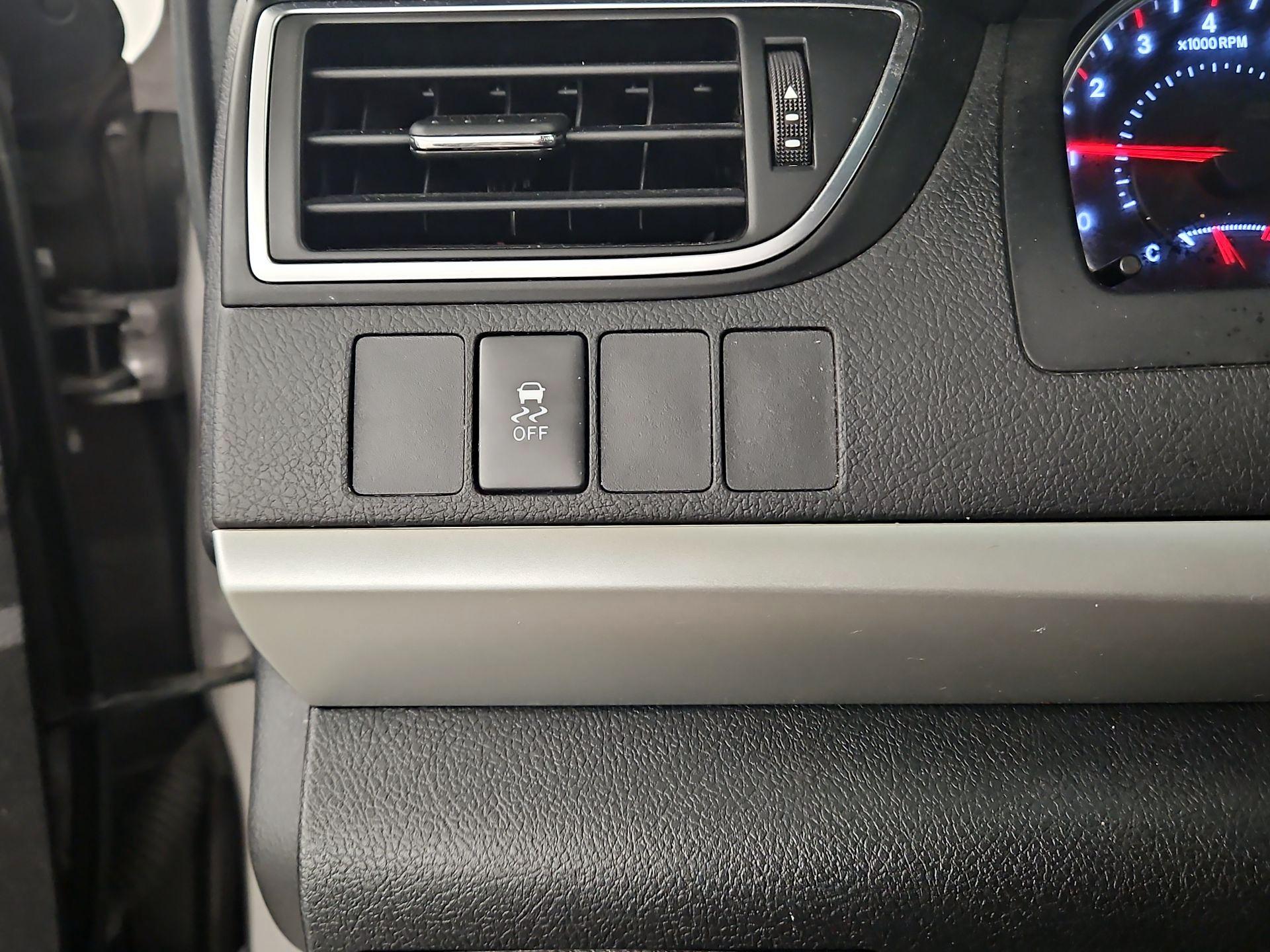 Thumbnail: 2017 Toyota Camry - 13