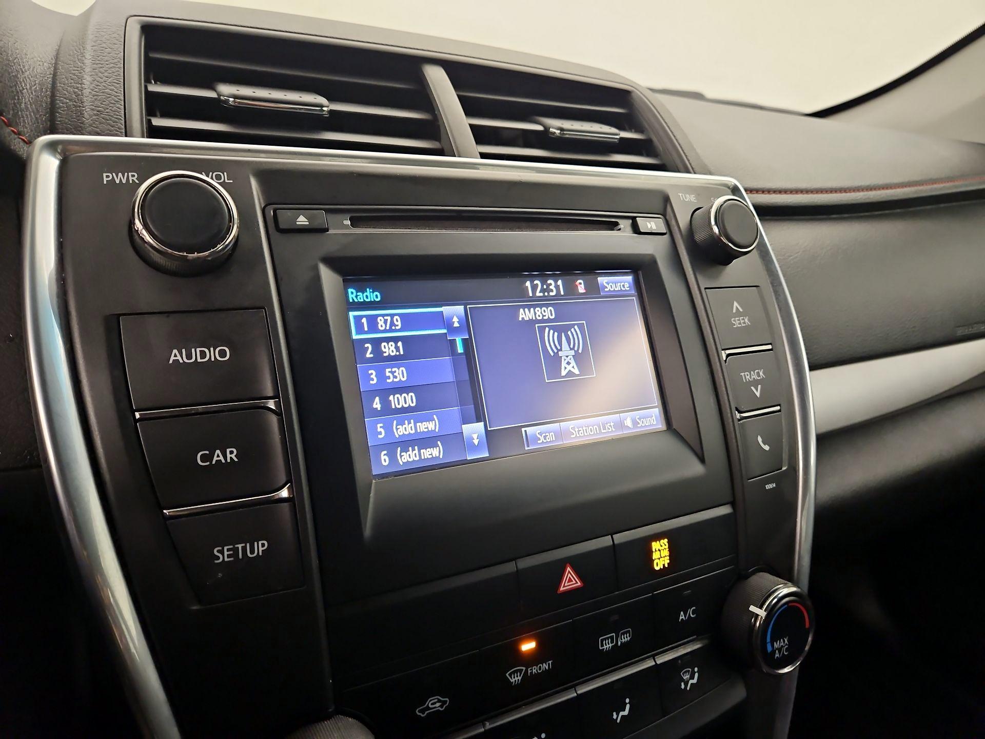 Thumbnail: 2017 Toyota Camry - 15